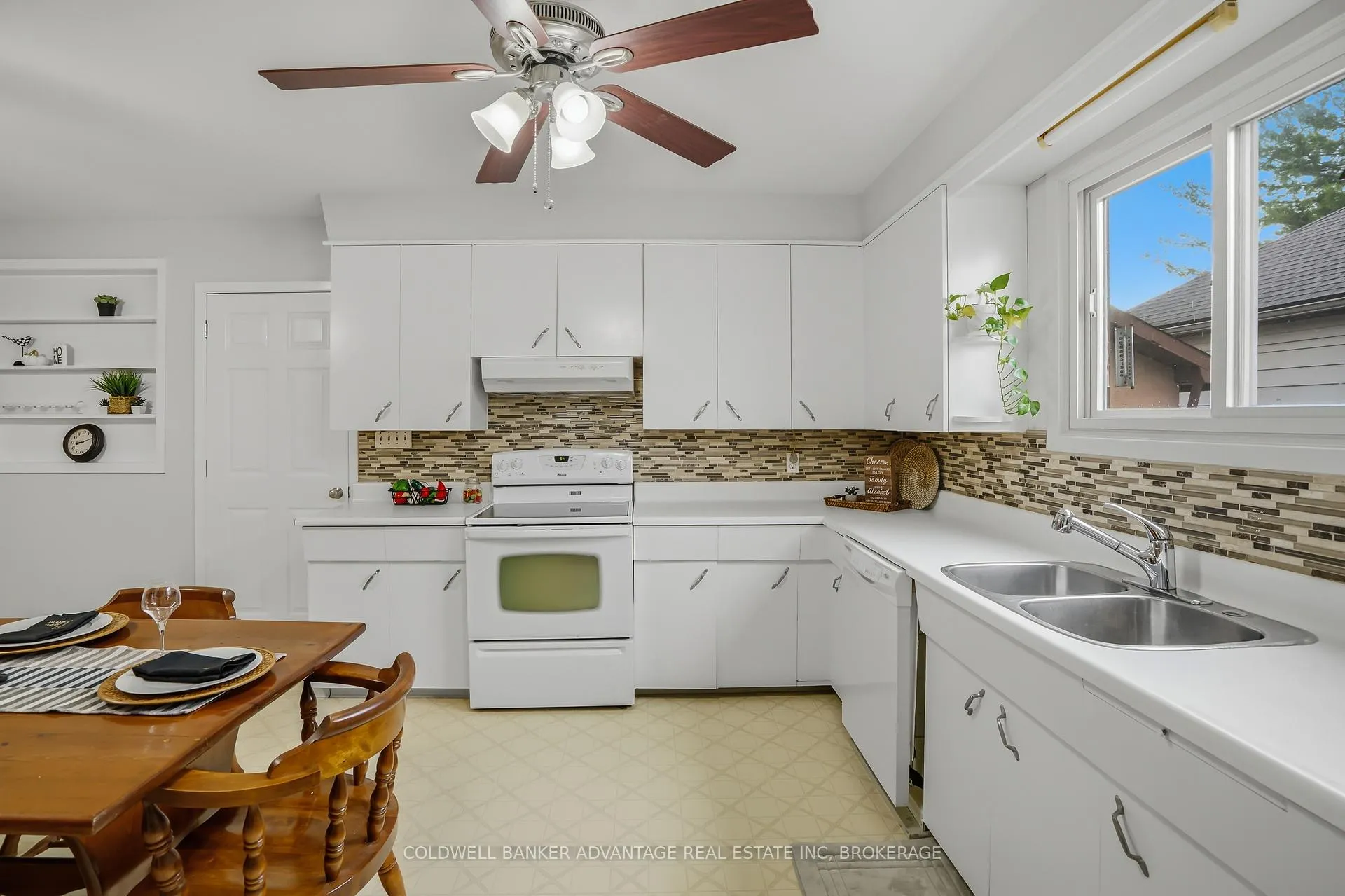 Photo 11 of 166 Crowland Avenue, Welland, Lincoln/Crowland — HOMEH