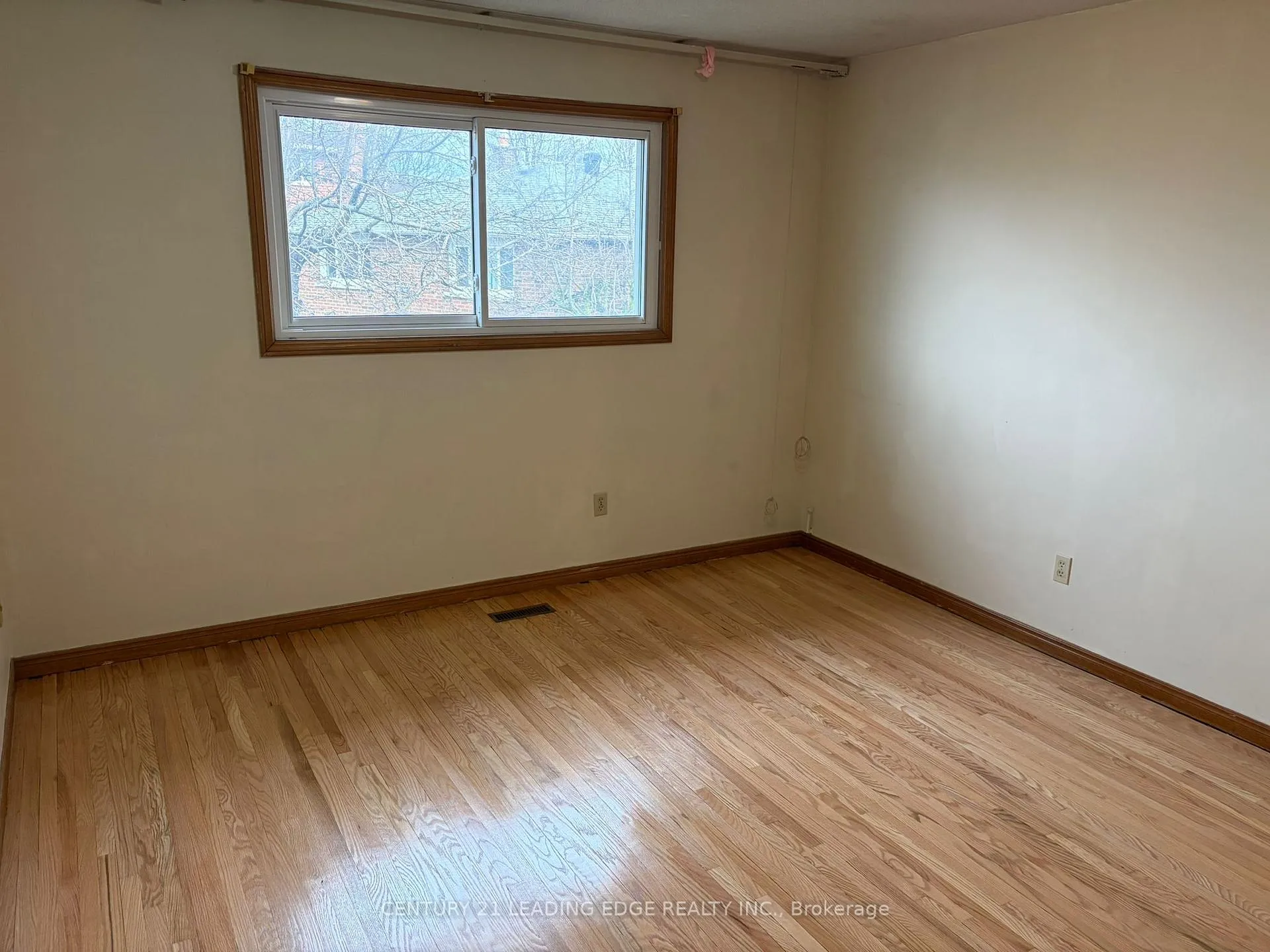 Photo 8 of 127 Risebrough Circuit, Markham, Milliken Mills West — HOMEH