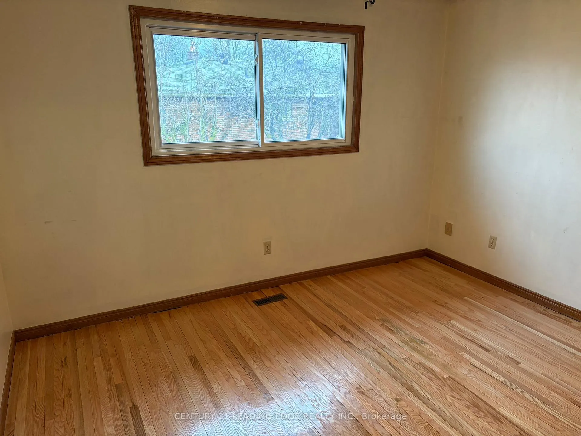 Photo 11 of 127 Risebrough Circuit, Markham, Milliken Mills West — HOMEH