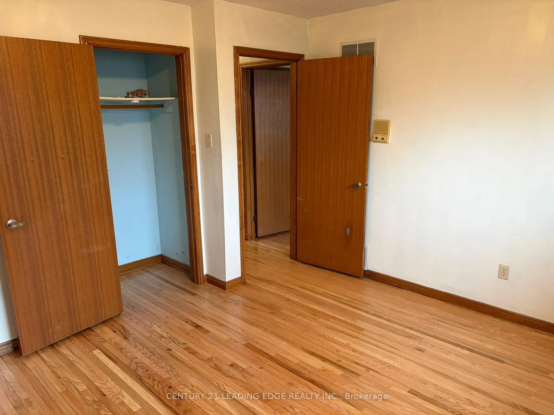Photo 16 of 127 Risebrough Circuit, Markham, Milliken Mills West — HOMEH