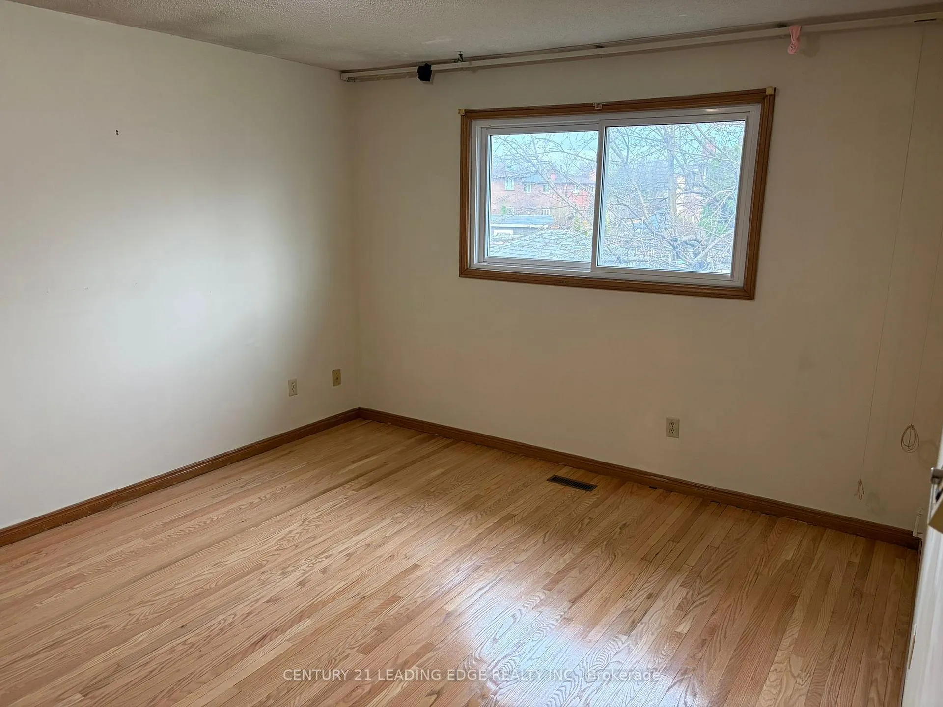Photo 17 of 127 Risebrough Circuit, Markham, Milliken Mills West — HOMEH