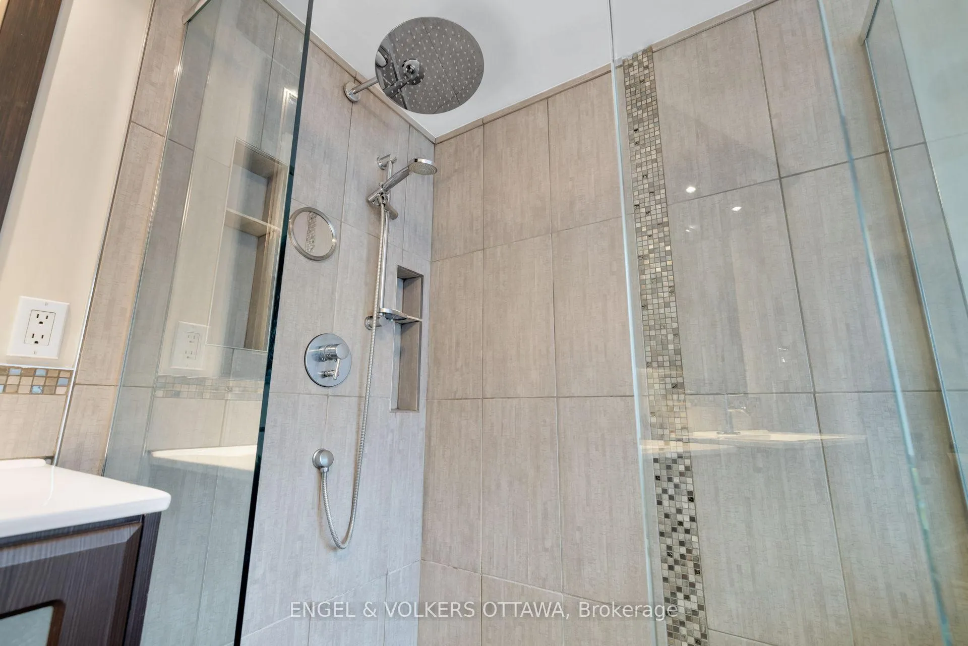 Photo 18 of 1173 St Jerome Crescent, Ottawa, Convent Glen North — HOMEH