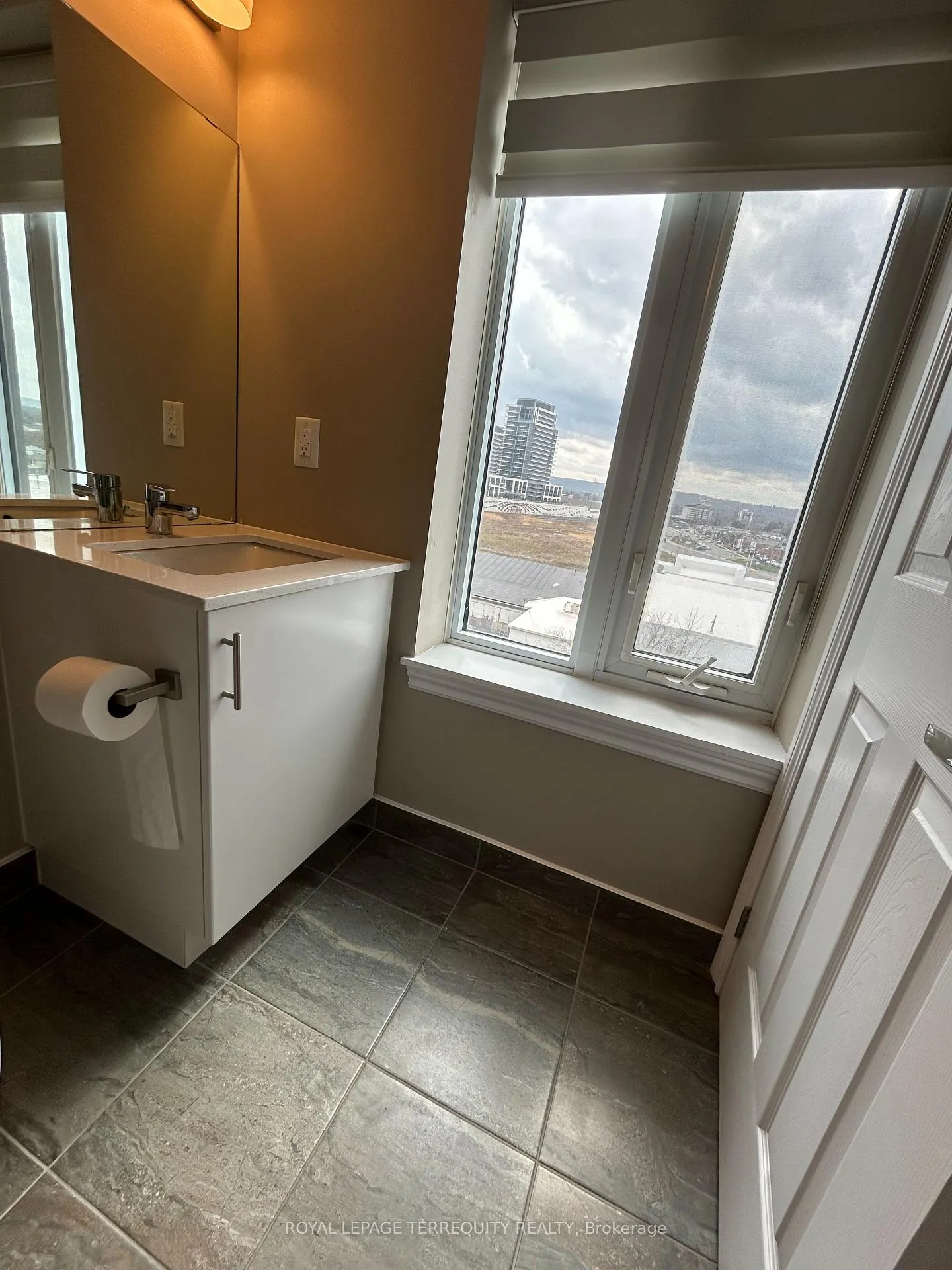 Photo 21 of Unit 611, 716 Main Street E, Milton, Timberlea — HOMEH