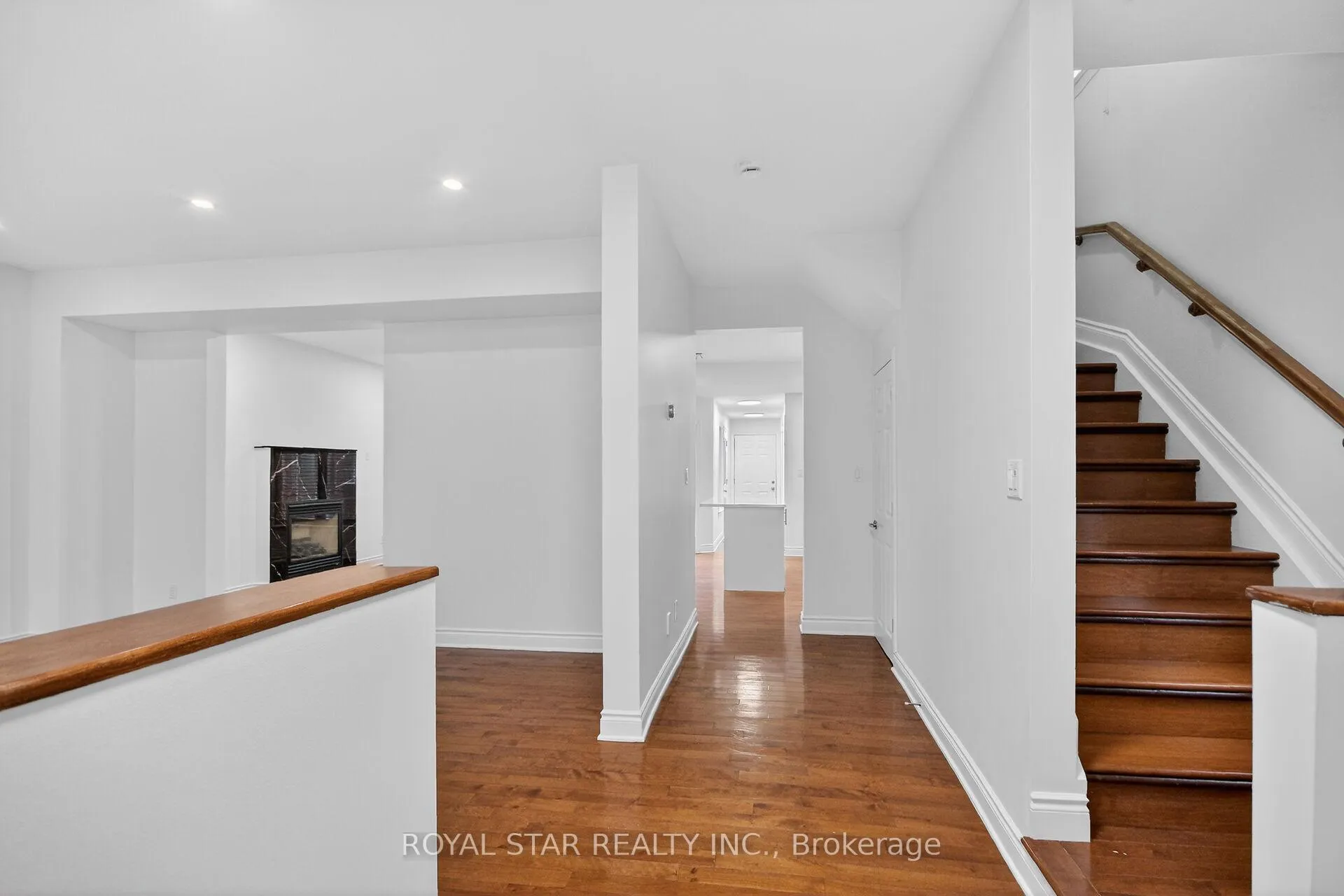 Photo 7 of 1448 Queensdale Avenue, Ottawa, Blossom Park/Kemp Park/Findlay Creek — HOMEH