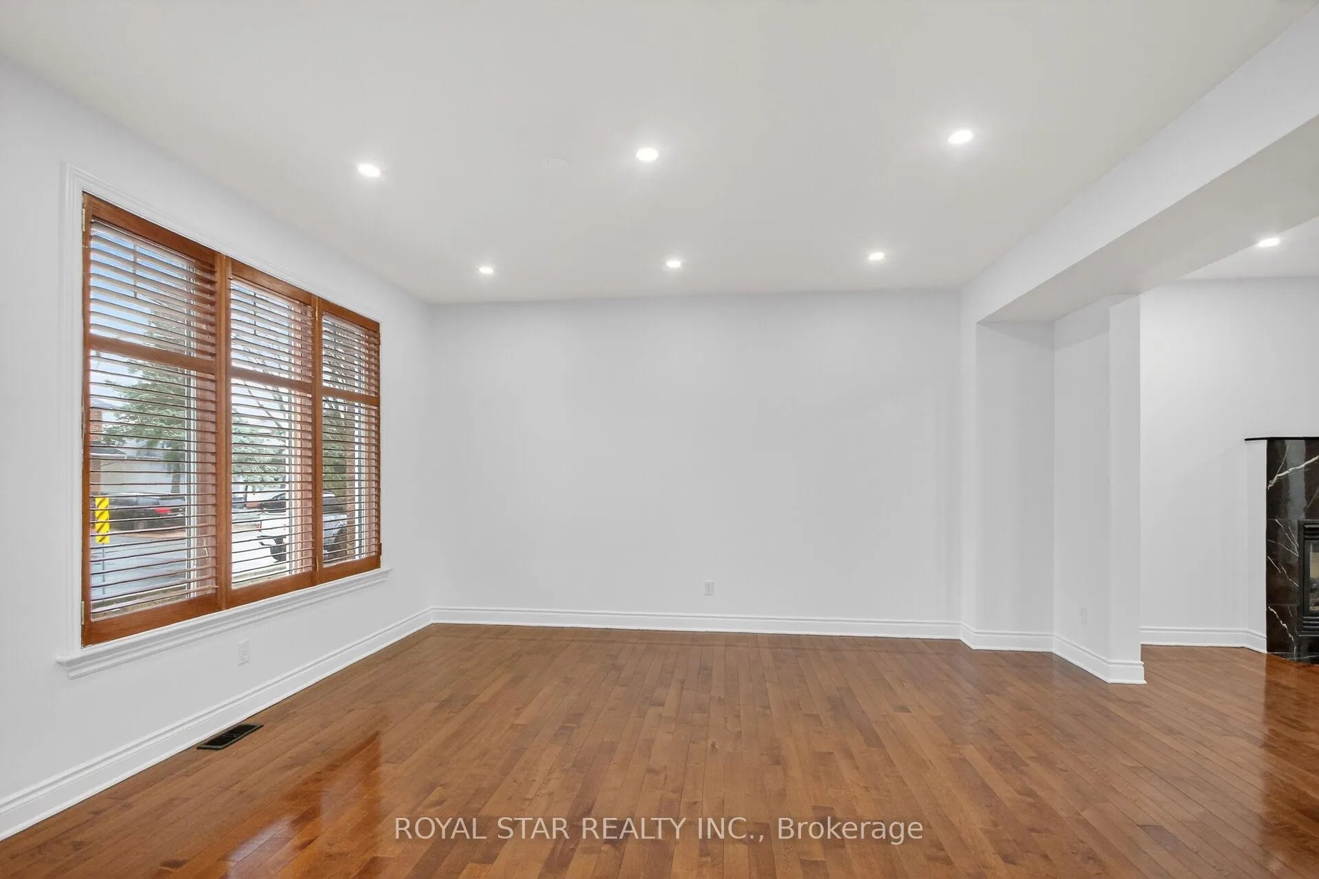 Photo 8 of 1448 Queensdale Avenue, Ottawa, Blossom Park/Kemp Park/Findlay Creek — HOMEH