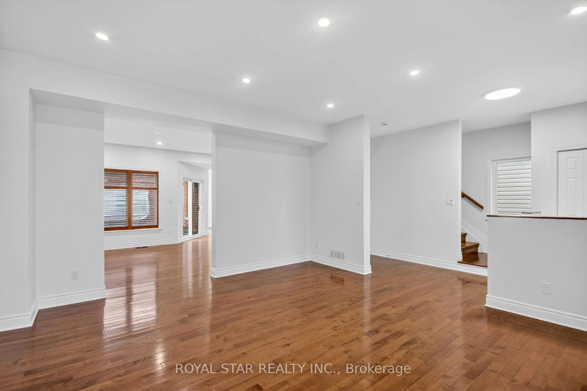 Photo 10 of 1448 Queensdale Avenue, Ottawa, Blossom Park/Kemp Park/Findlay Creek — HOMEH