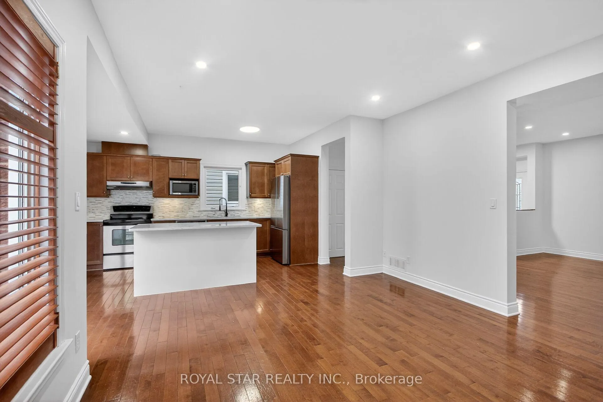 Photo 13 of 1448 Queensdale Avenue, Ottawa, Blossom Park/Kemp Park/Findlay Creek — HOMEH