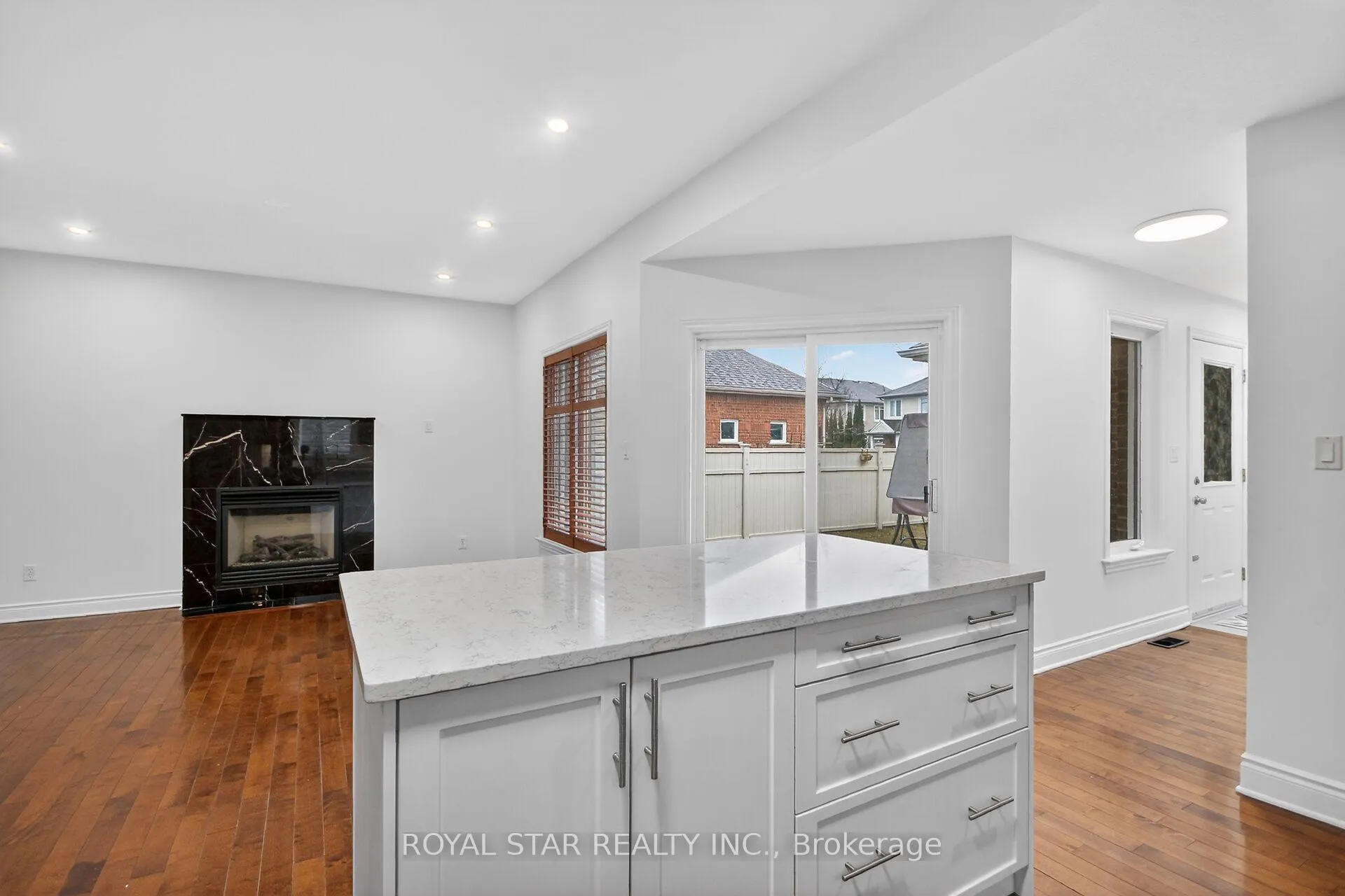 Photo 14 of 1448 Queensdale Avenue, Ottawa, Blossom Park/Kemp Park/Findlay Creek — HOMEH