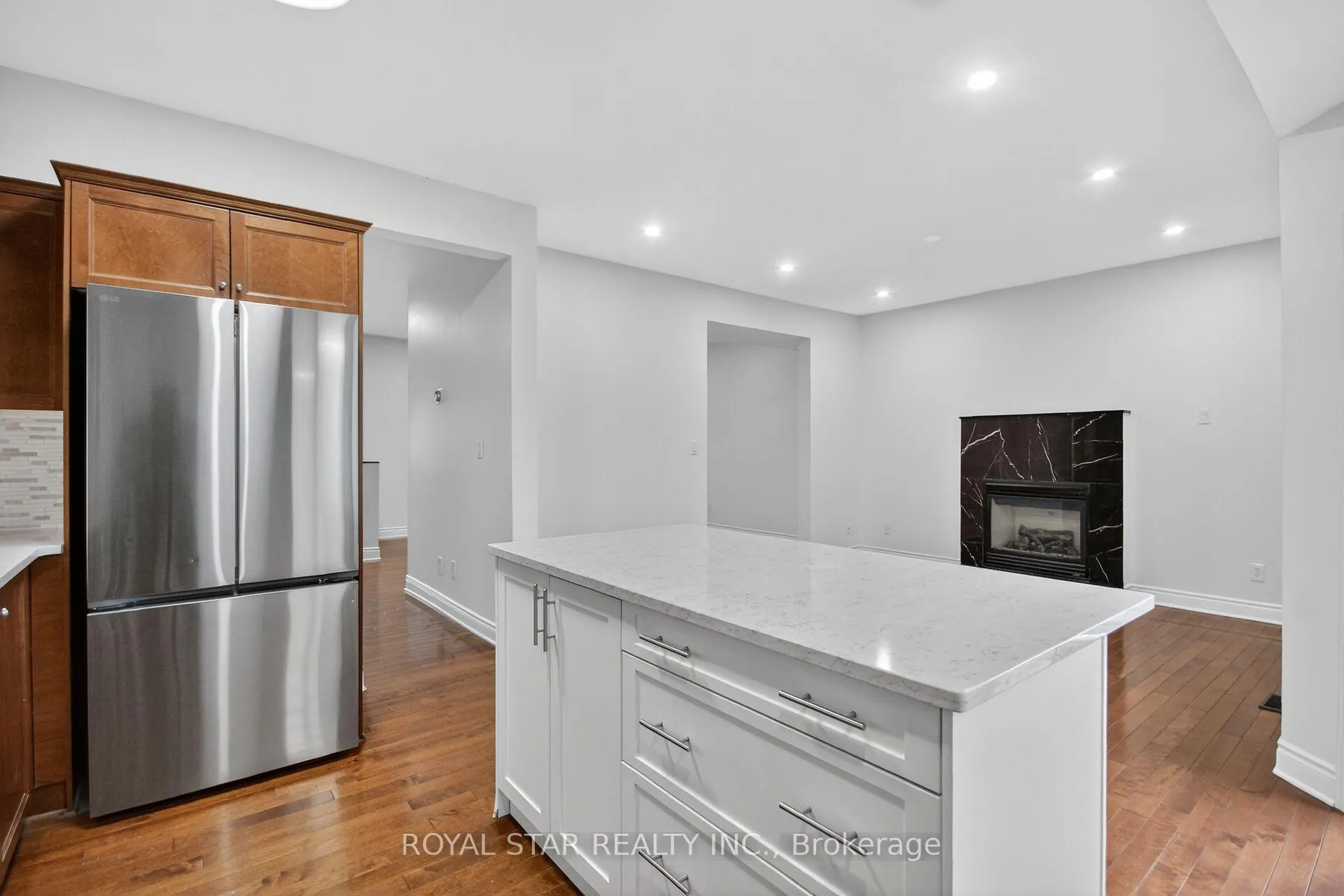 Photo 15 of 1448 Queensdale Avenue, Ottawa, Blossom Park/Kemp Park/Findlay Creek — HOMEH