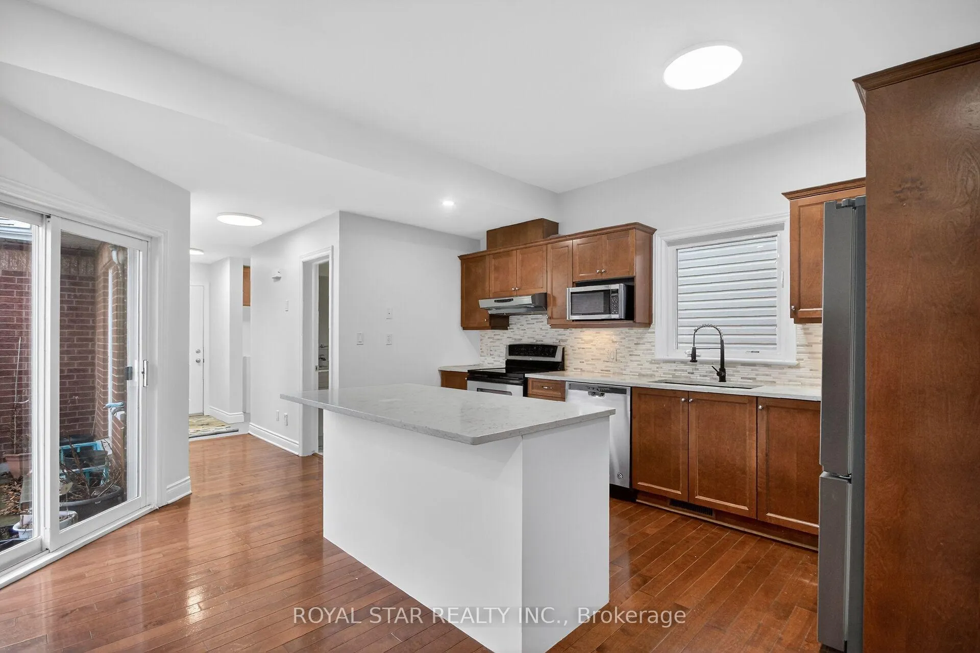 Photo 17 of 1448 Queensdale Avenue, Ottawa, Blossom Park/Kemp Park/Findlay Creek — HOMEH