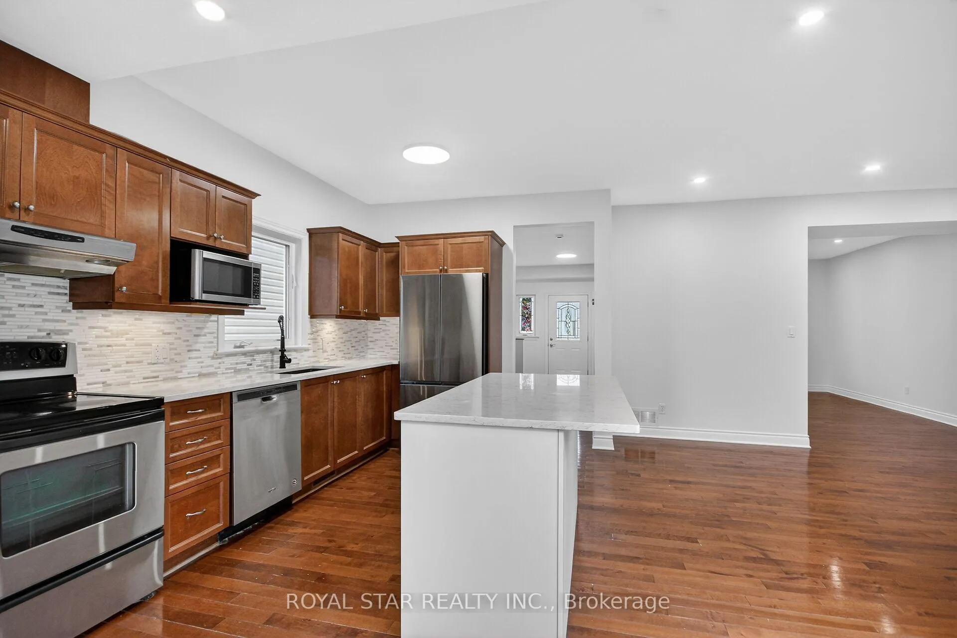 Photo 18 of 1448 Queensdale Avenue, Ottawa, Blossom Park/Kemp Park/Findlay Creek — HOMEH