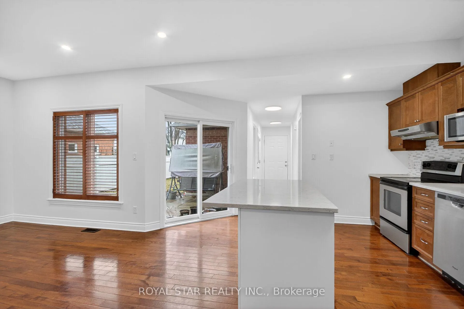 Photo 20 of 1448 Queensdale Avenue, Ottawa, Blossom Park/Kemp Park/Findlay Creek — HOMEH
