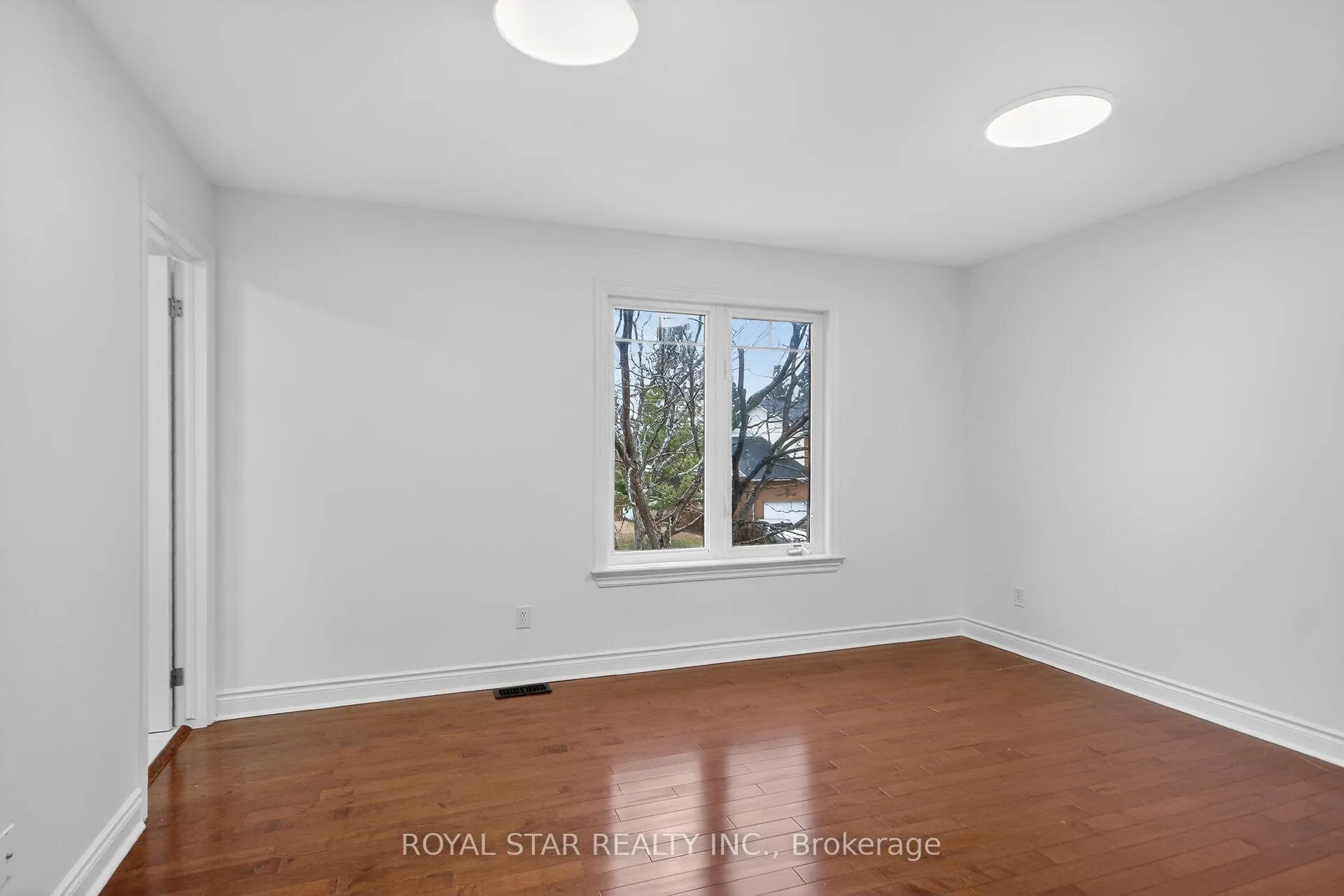Photo 22 of 1448 Queensdale Avenue, Ottawa, Blossom Park/Kemp Park/Findlay Creek — HOMEH