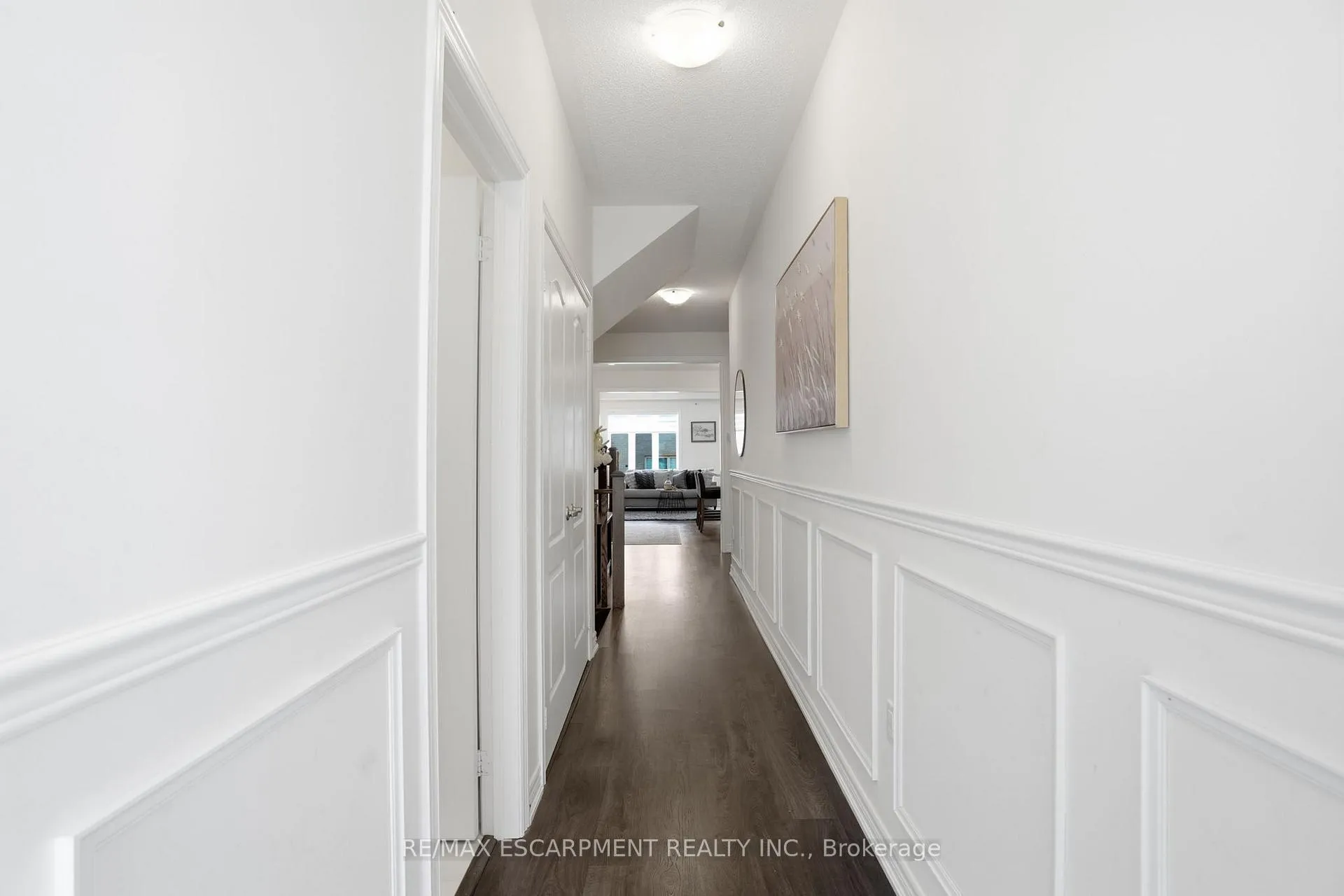 Photo 4 of 24 Great Falls Boulevard, Hamilton, Waterdown — HOMEH