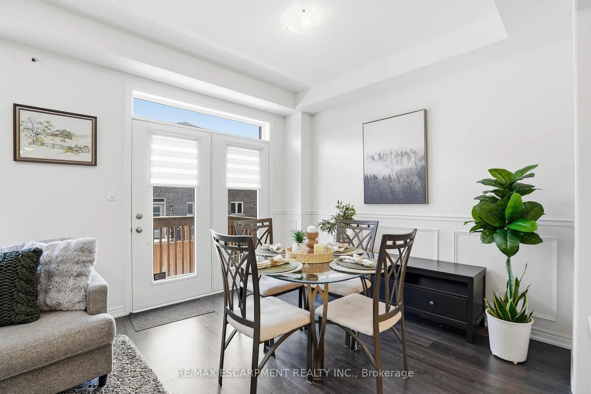 Photo 14 of 24 Great Falls Boulevard, Hamilton, Waterdown — HOMEH