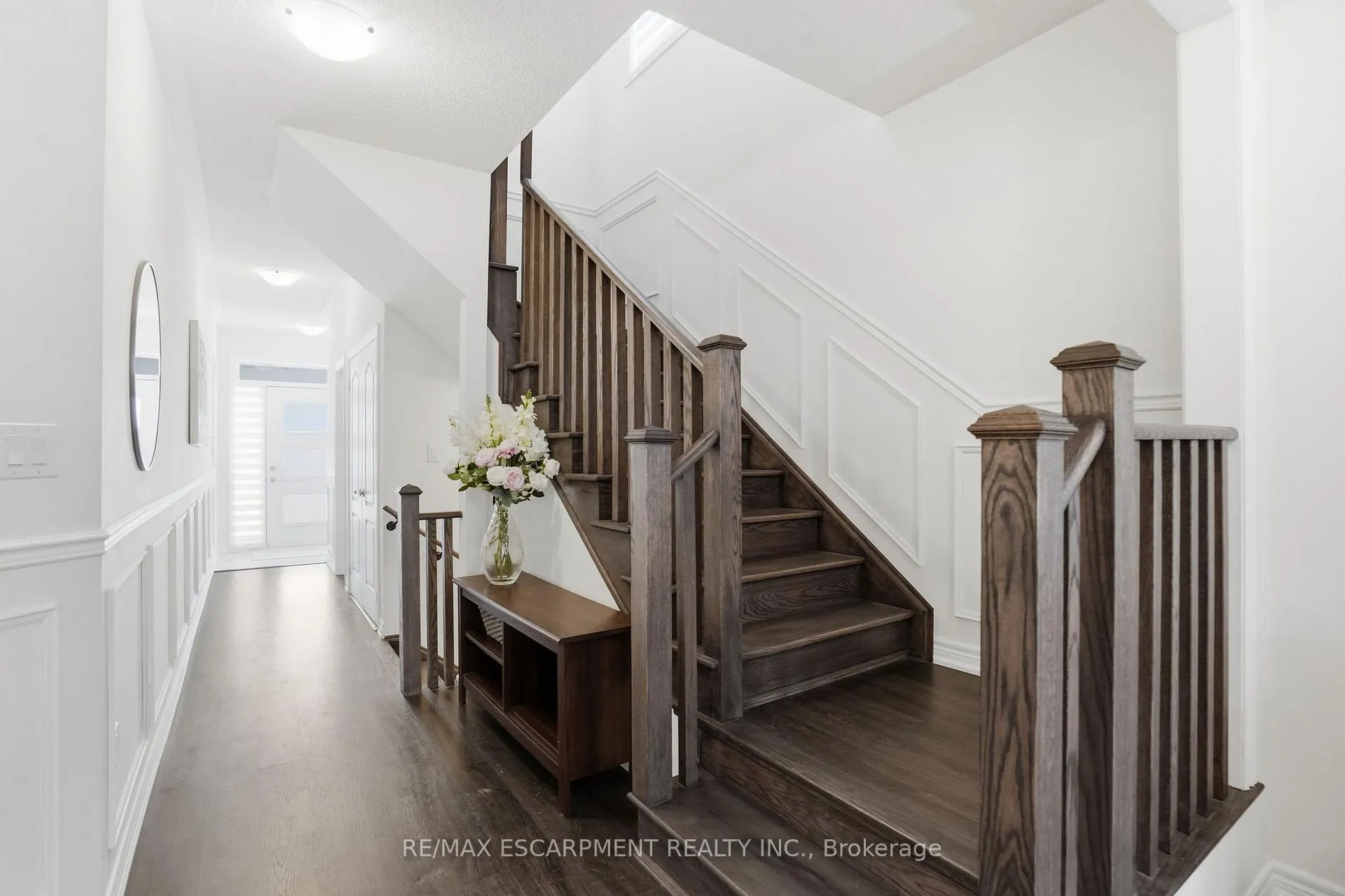 Photo 17 of 24 Great Falls Boulevard, Hamilton, Waterdown — HOMEH