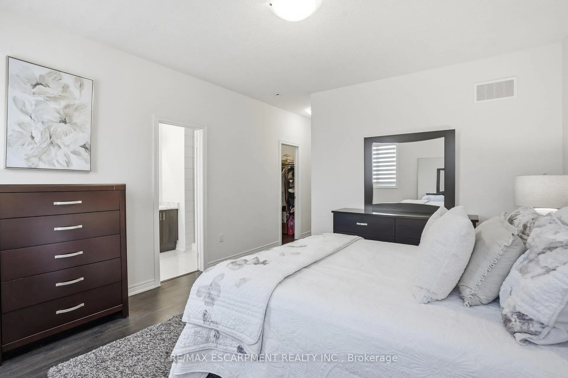 Photo 22 of 24 Great Falls Boulevard, Hamilton, Waterdown — HOMEH