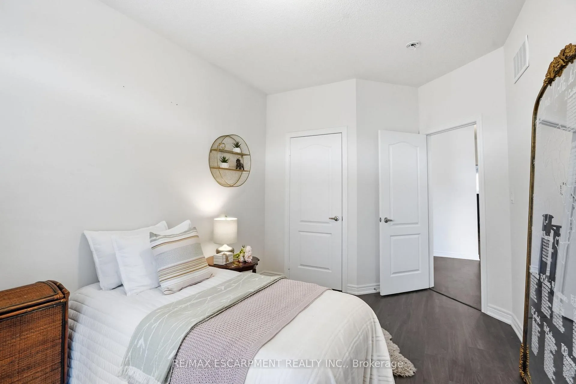 Photo 32 of 24 Great Falls Boulevard, Hamilton, Waterdown — HOMEH