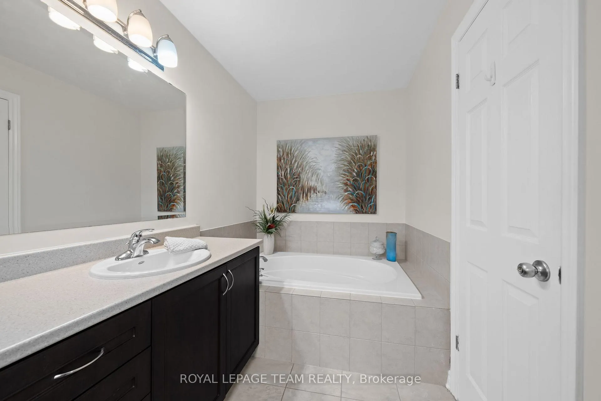 Photo 31 of 766 Paul Metivier Drive, Ottawa, Barrhaven - Strandherd — HOMEH