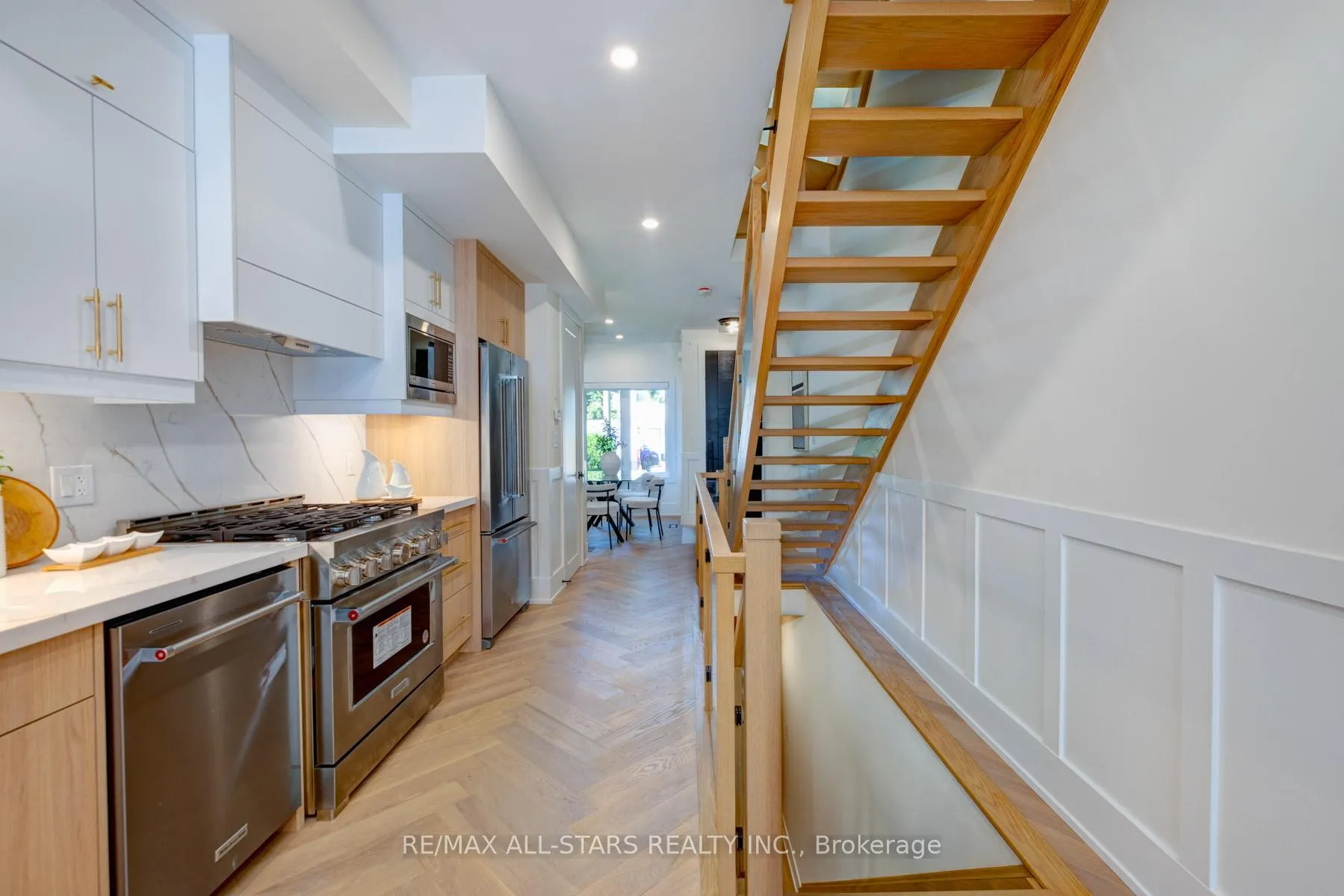 Photo 8 of 5A kimberley Avenue, Toronto, East End-Danforth — HOMEH