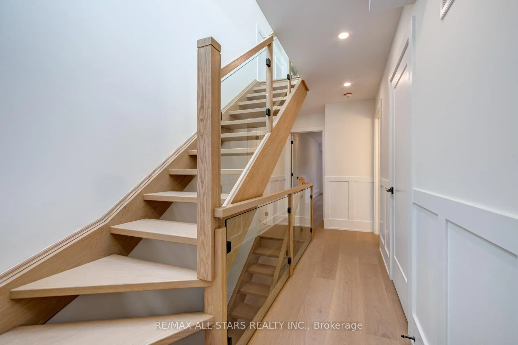Photo 16 of 5A kimberley Avenue, Toronto, East End-Danforth — HOMEH