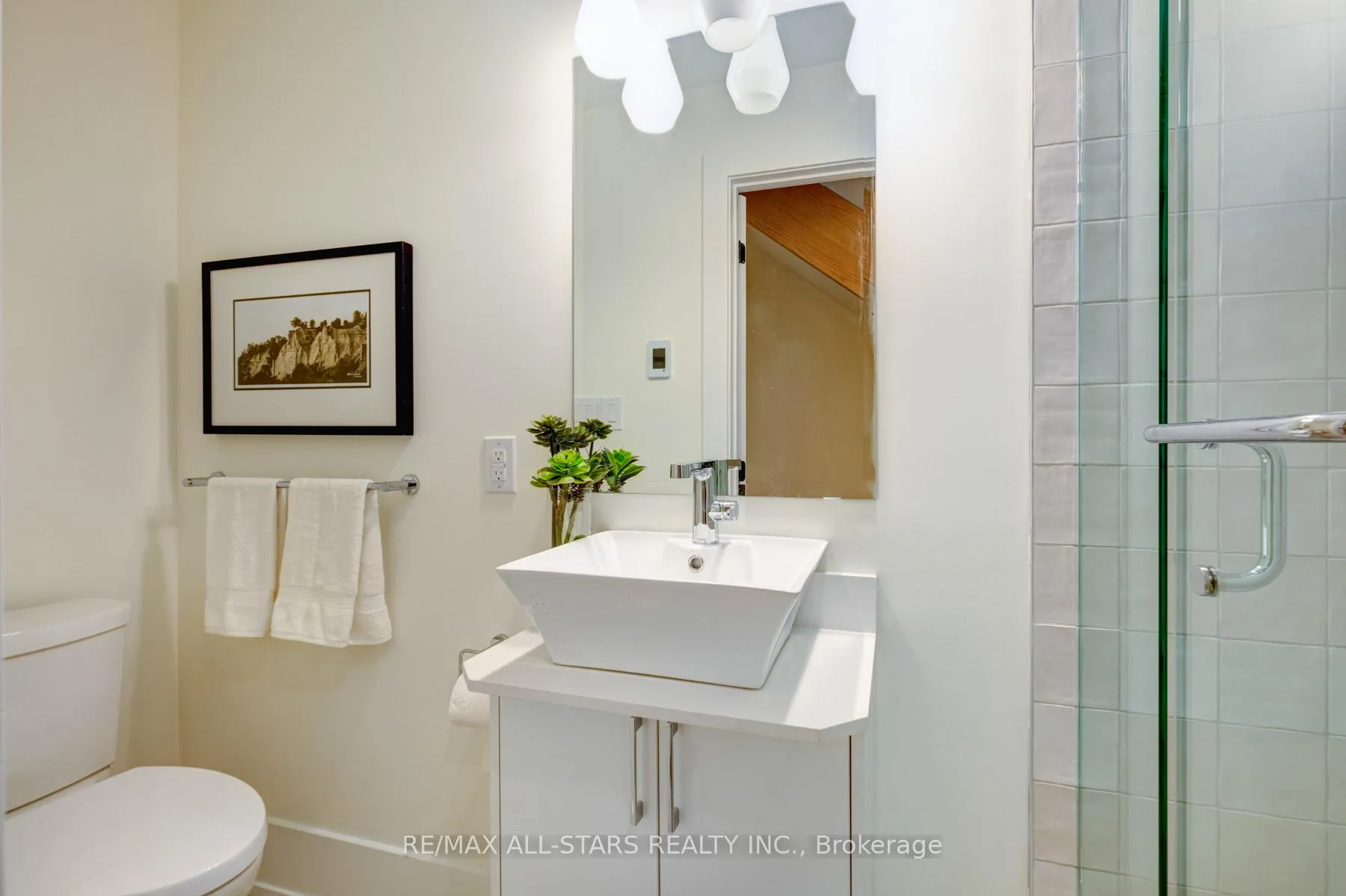 Photo 36 of 5A kimberley Avenue, Toronto, East End-Danforth — HOMEH