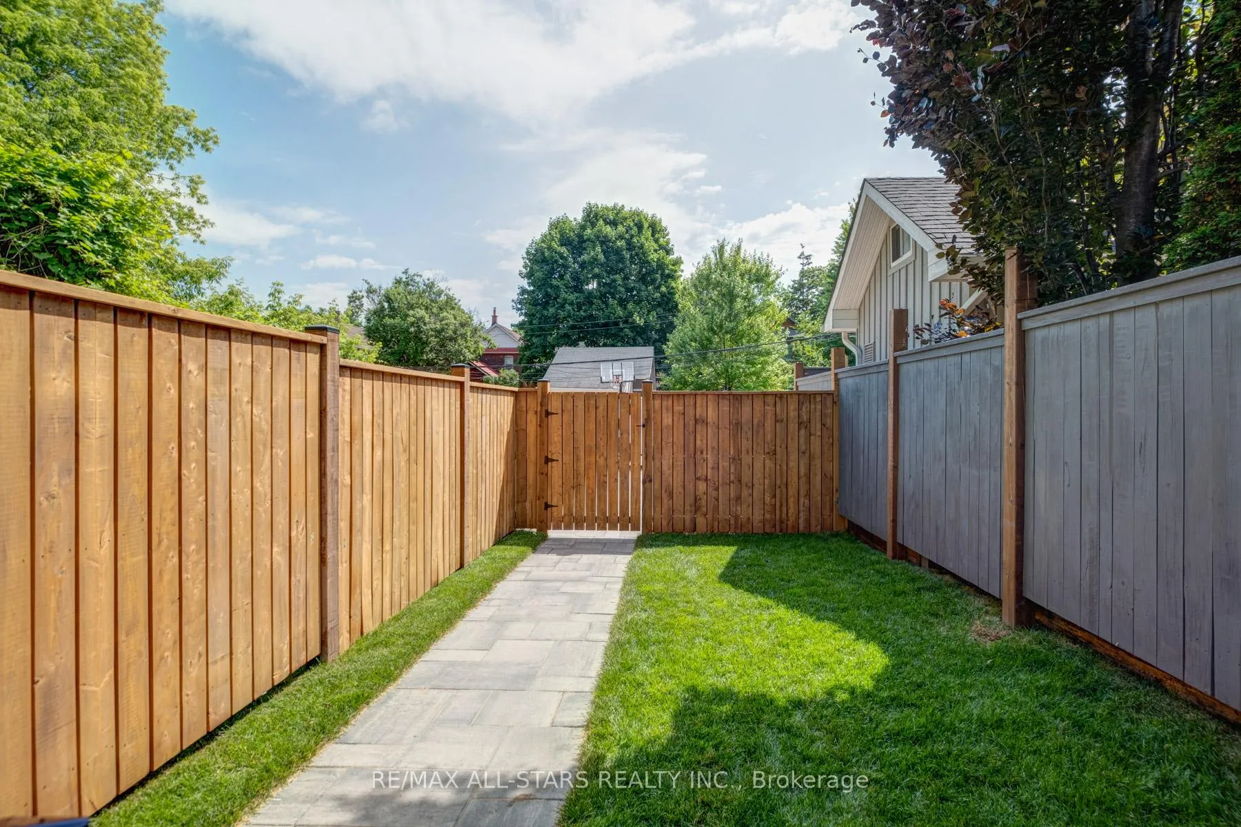 Photo 40 of 5A kimberley Avenue, Toronto, East End-Danforth — HOMEH