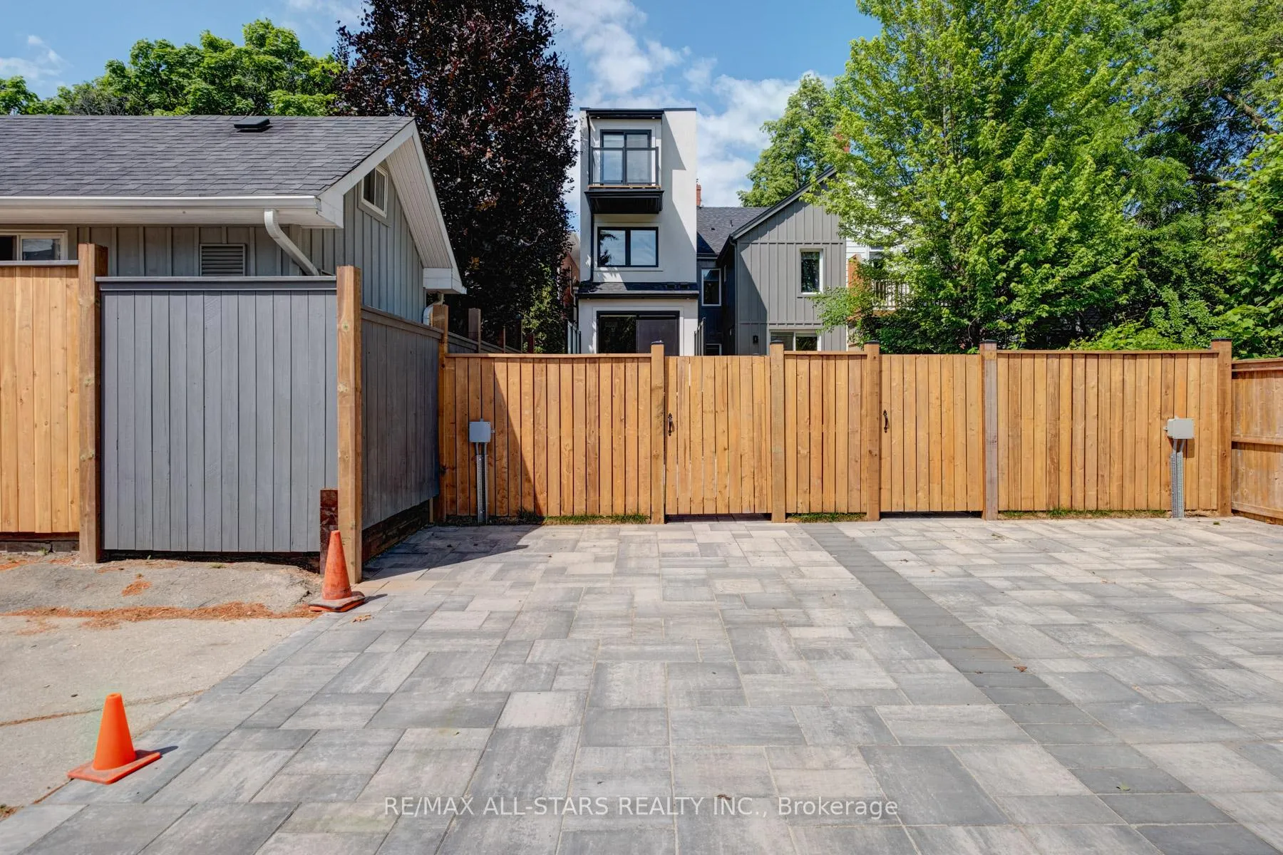Photo 42 of 5A kimberley Avenue, Toronto, East End-Danforth — HOMEH