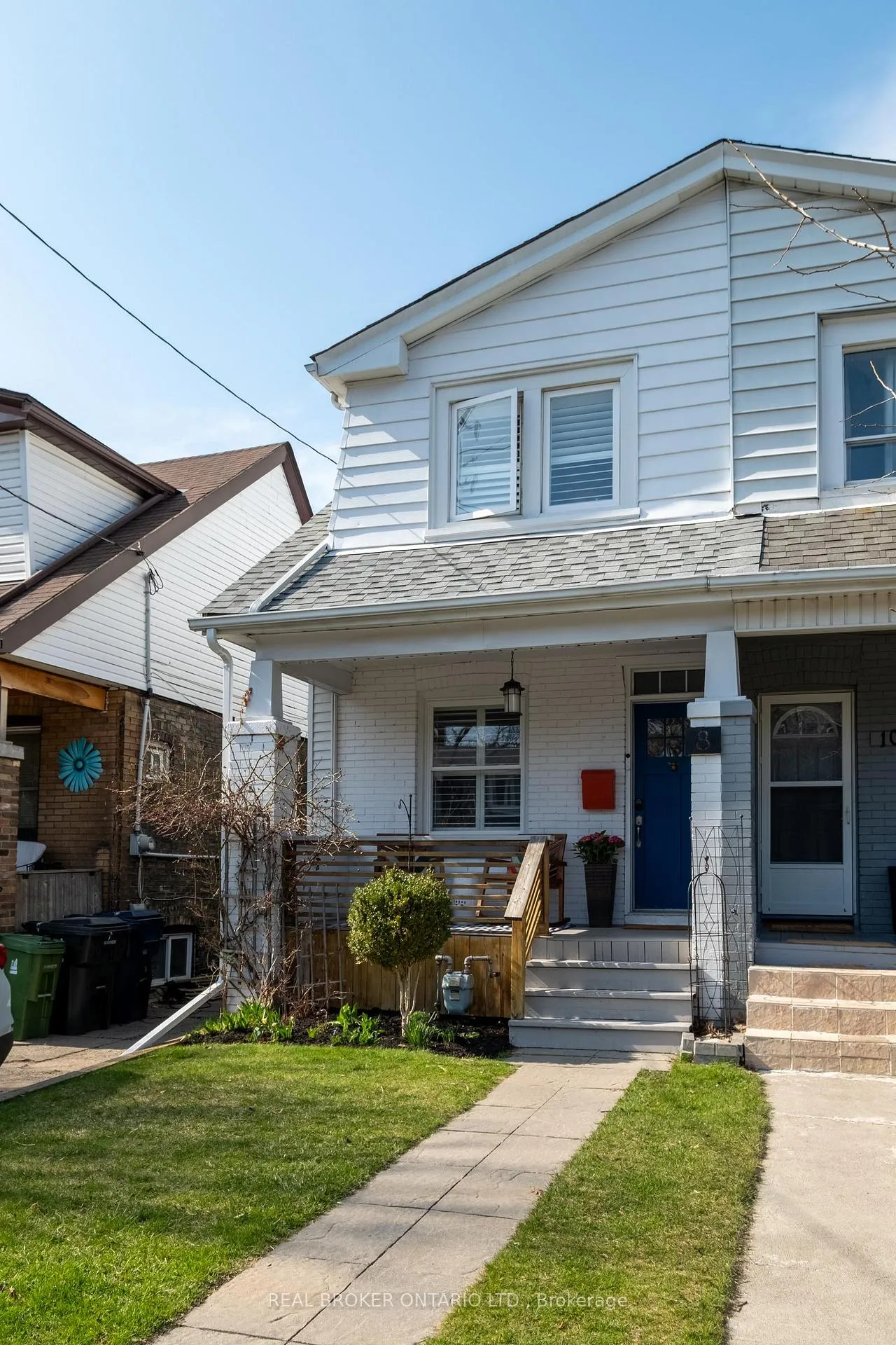 Photo 2 of 8 Stephenson Avenue, Toronto, East End-Danforth — HOMEH