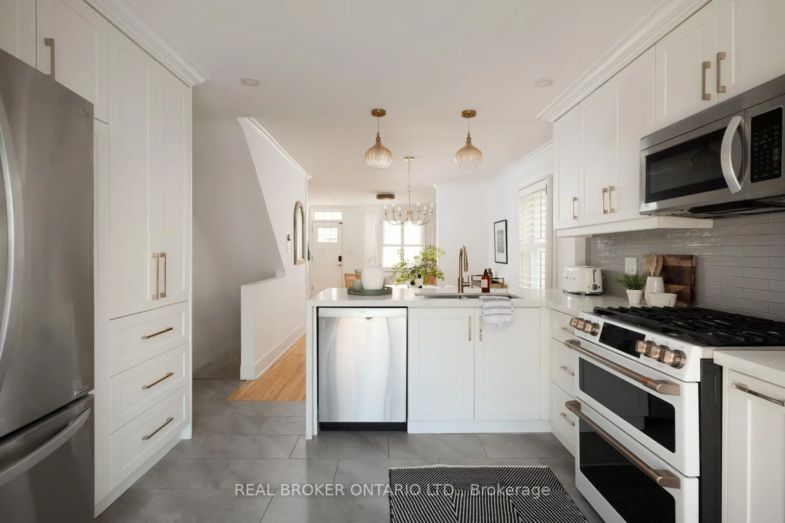 Photo 6 of 8 Stephenson Avenue, Toronto, East End-Danforth — HOMEH