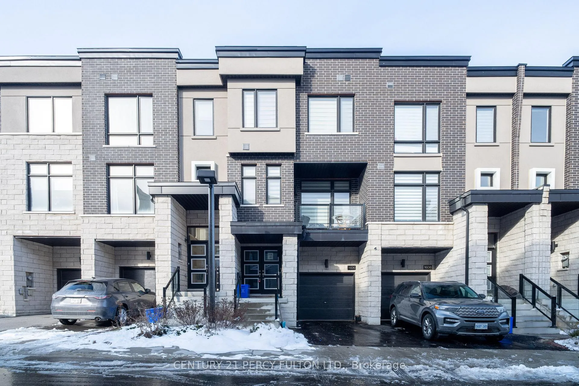 Photo 1 of 1606 Moonbeem Glen, Pickering, Village East — HOMEH