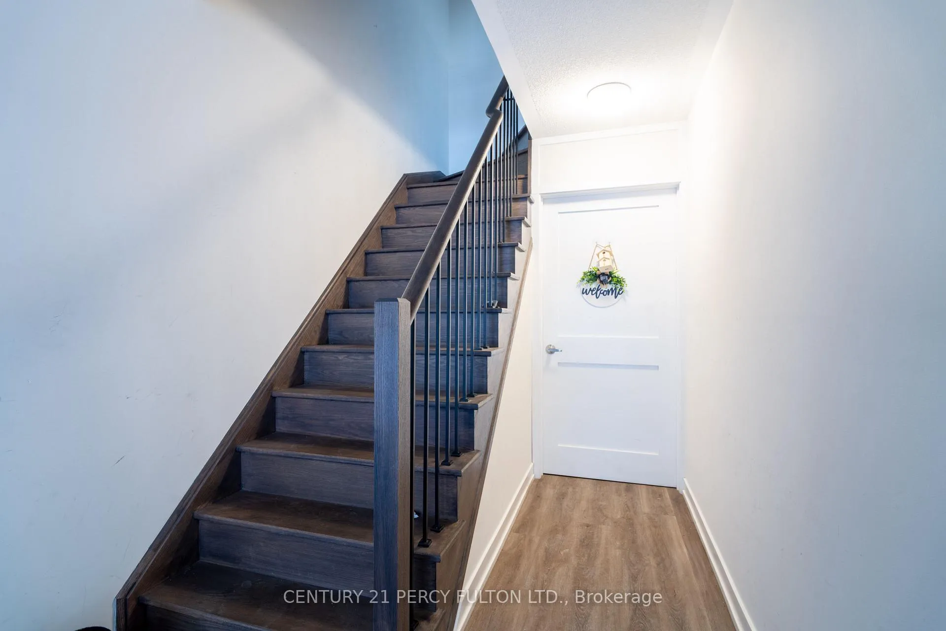 Photo 3 of 1606 Moonbeem Glen, Pickering, Village East — HOMEH