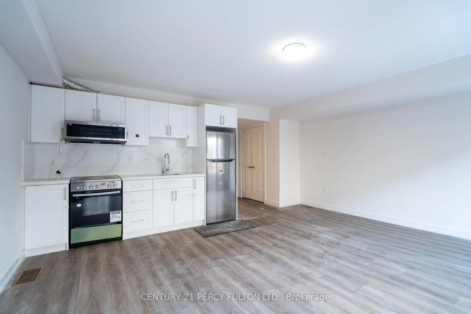 Photo 5 of 1606 Moonbeem Glen, Pickering, Village East — HOMEH