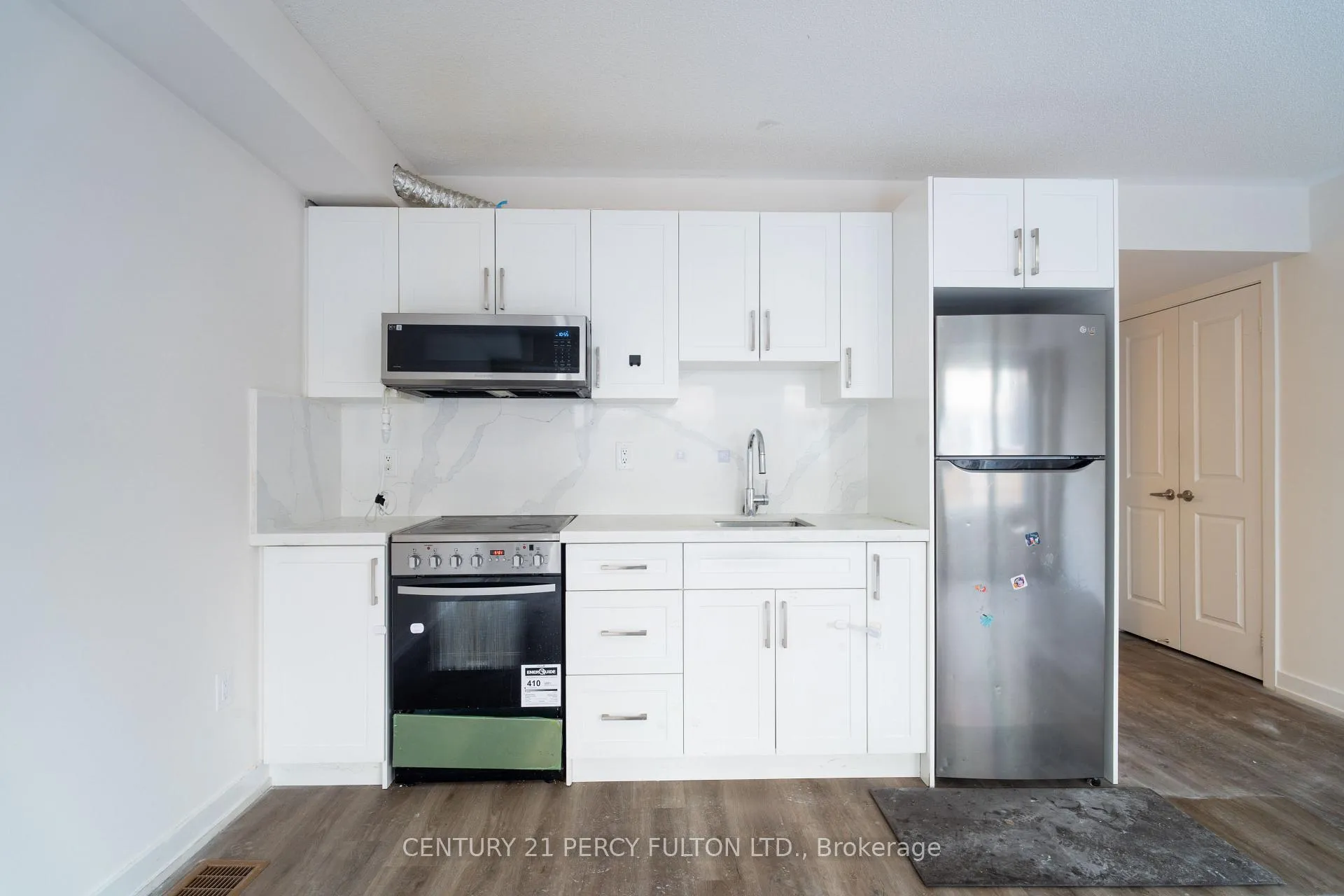 Photo 6 of 1606 Moonbeem Glen, Pickering, Village East — HOMEH