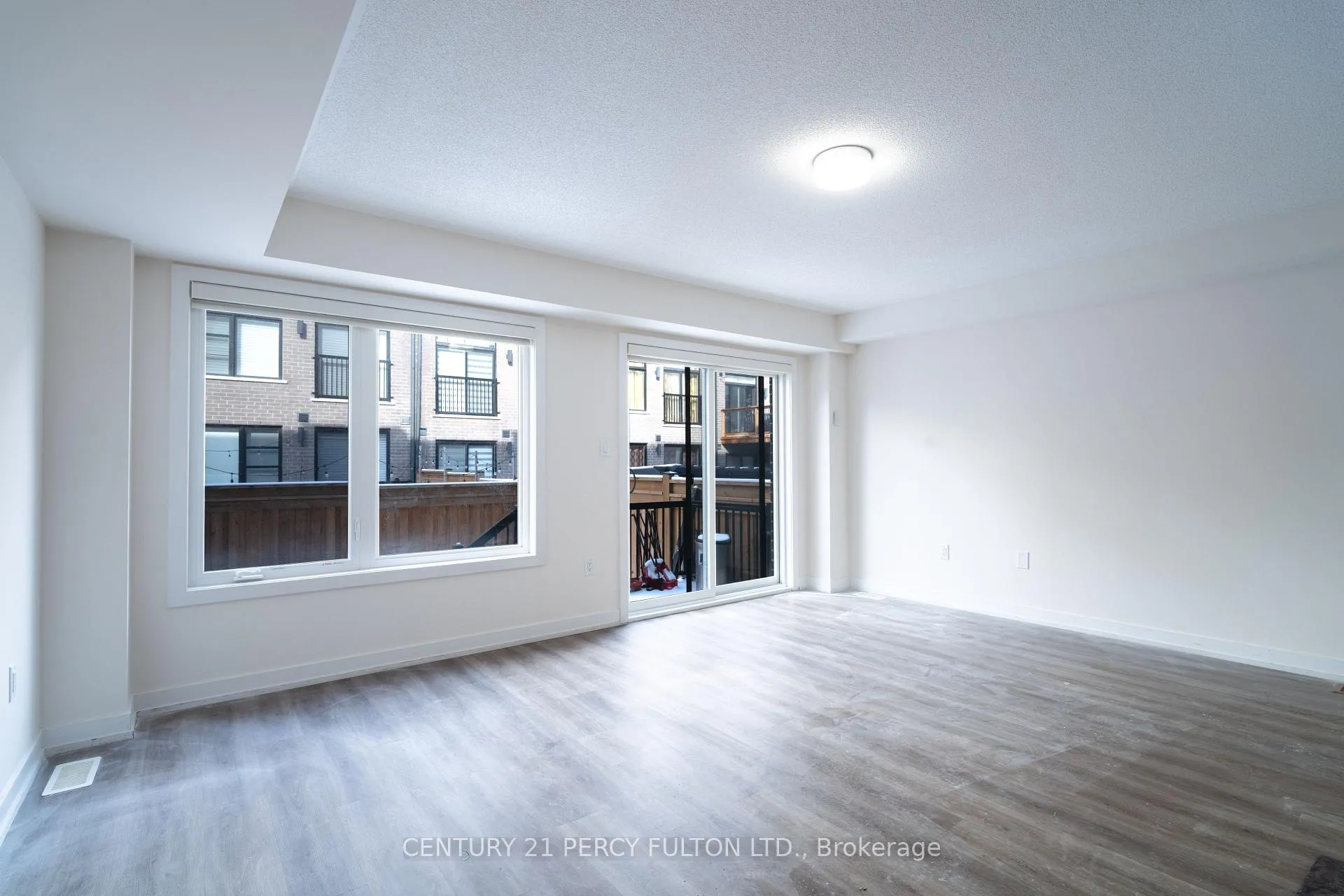 Photo 7 of 1606 Moonbeem Glen, Pickering, Village East — HOMEH