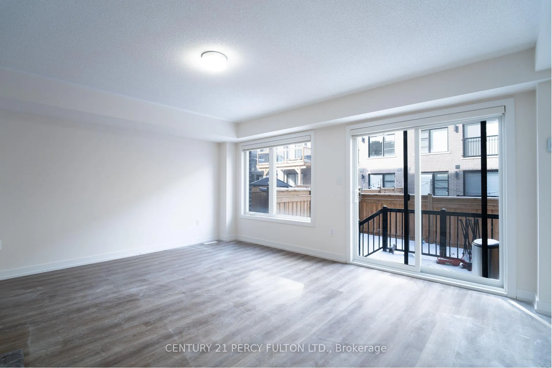 Photo 8 of 1606 Moonbeem Glen, Pickering, Village East — HOMEH