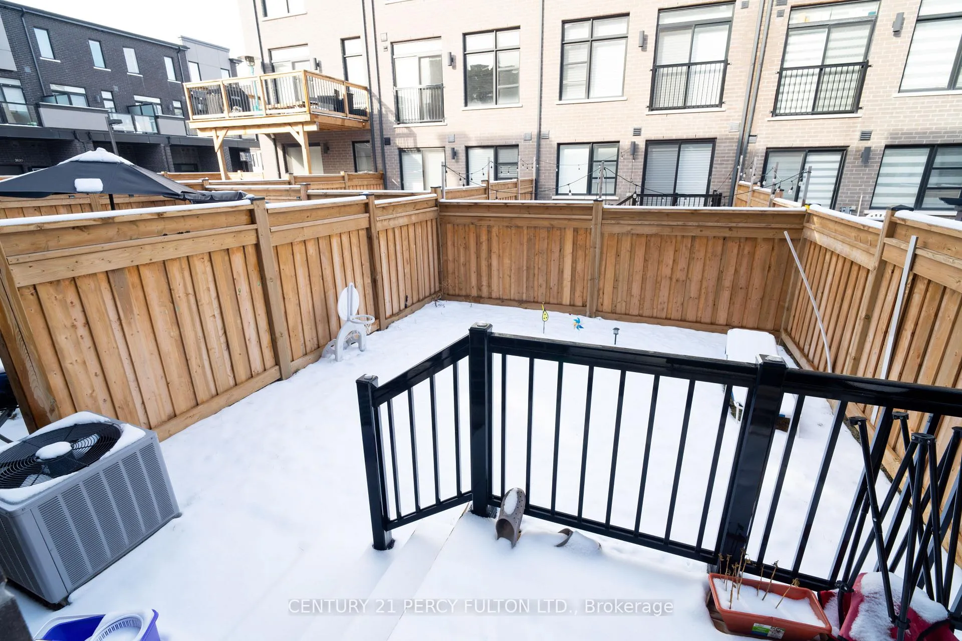 Photo 10 of 1606 Moonbeem Glen, Pickering, Village East — HOMEH