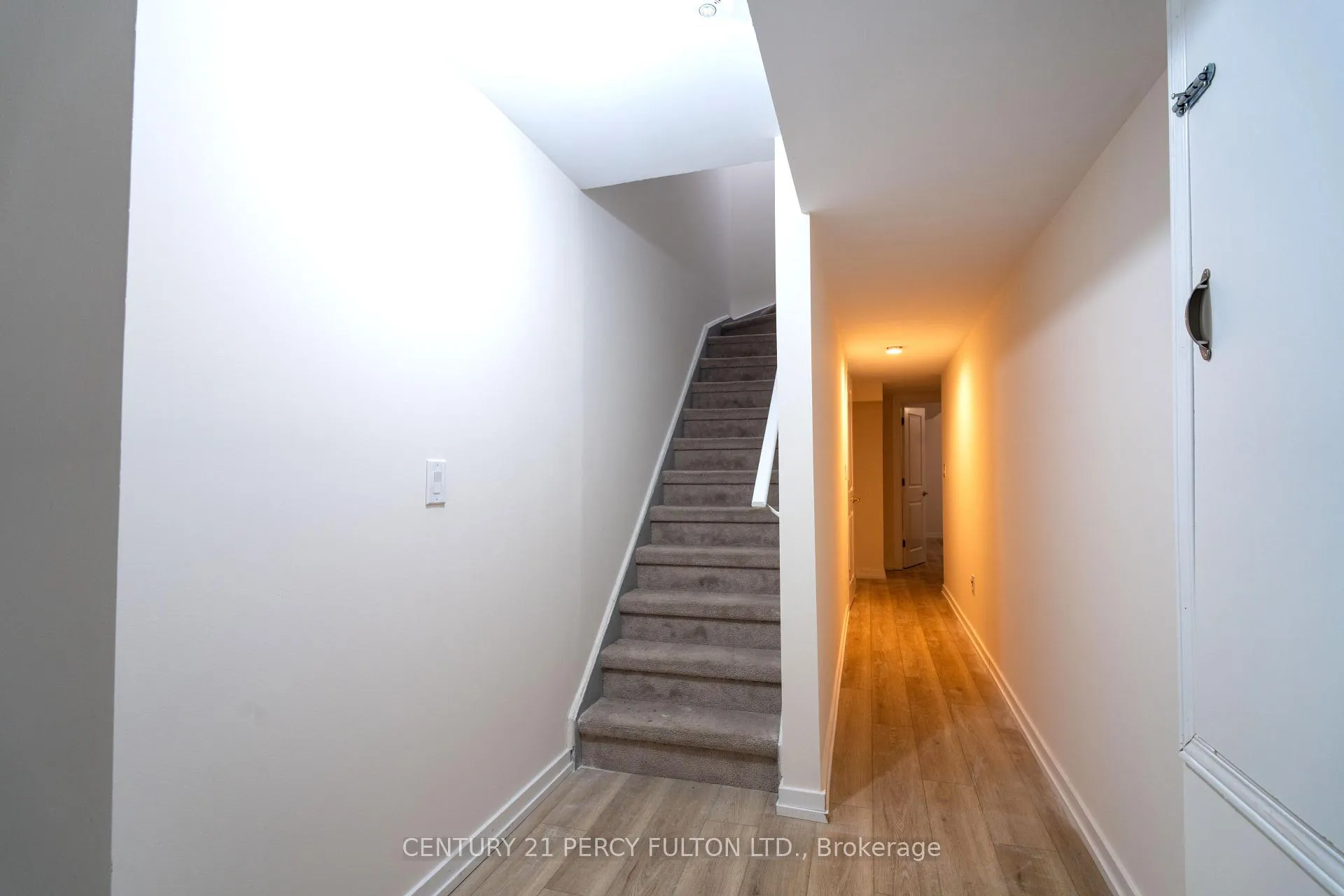 Photo 11 of 1606 Moonbeem Glen, Pickering, Village East — HOMEH