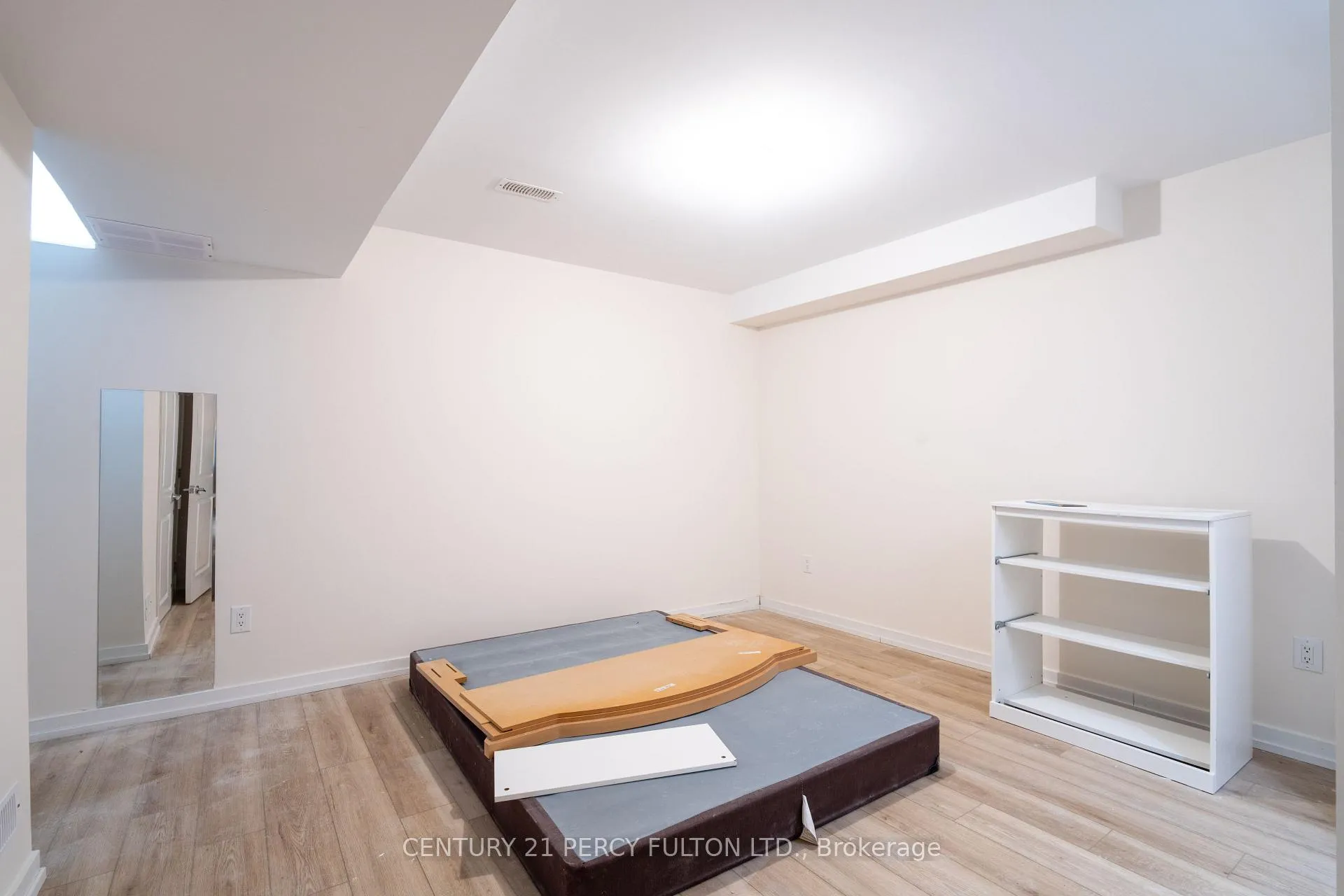 Photo 12 of 1606 Moonbeem Glen, Pickering, Village East — HOMEH