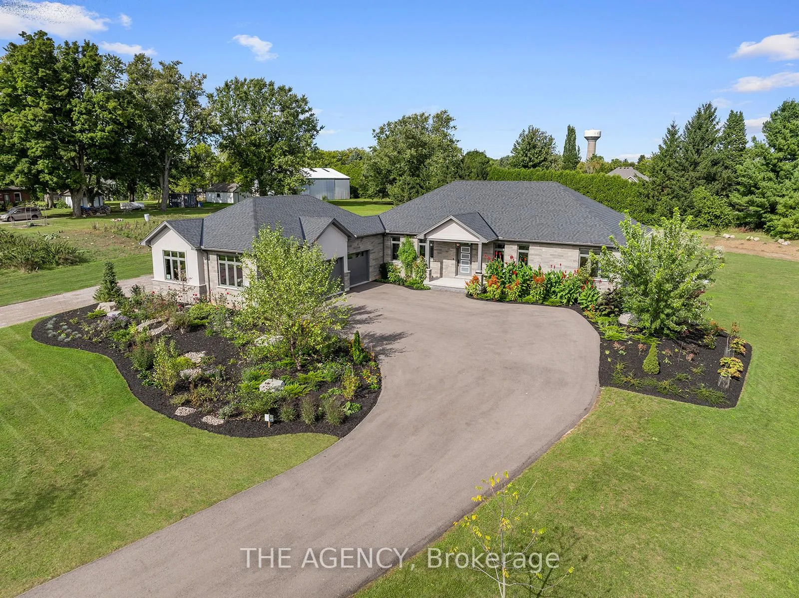 Photo 1 of 1514 Centre Road, Hamilton, Rural Flamborough — HOMEH
