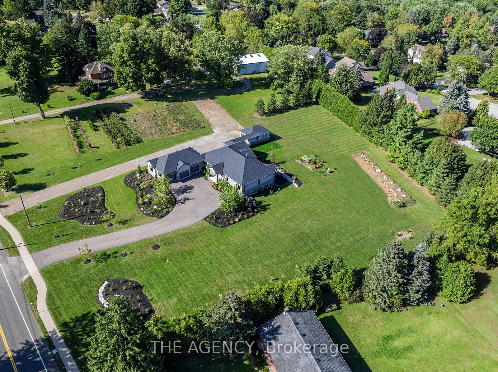 Photo 39 of 1514 Centre Road, Hamilton, Rural Flamborough — HOMEH