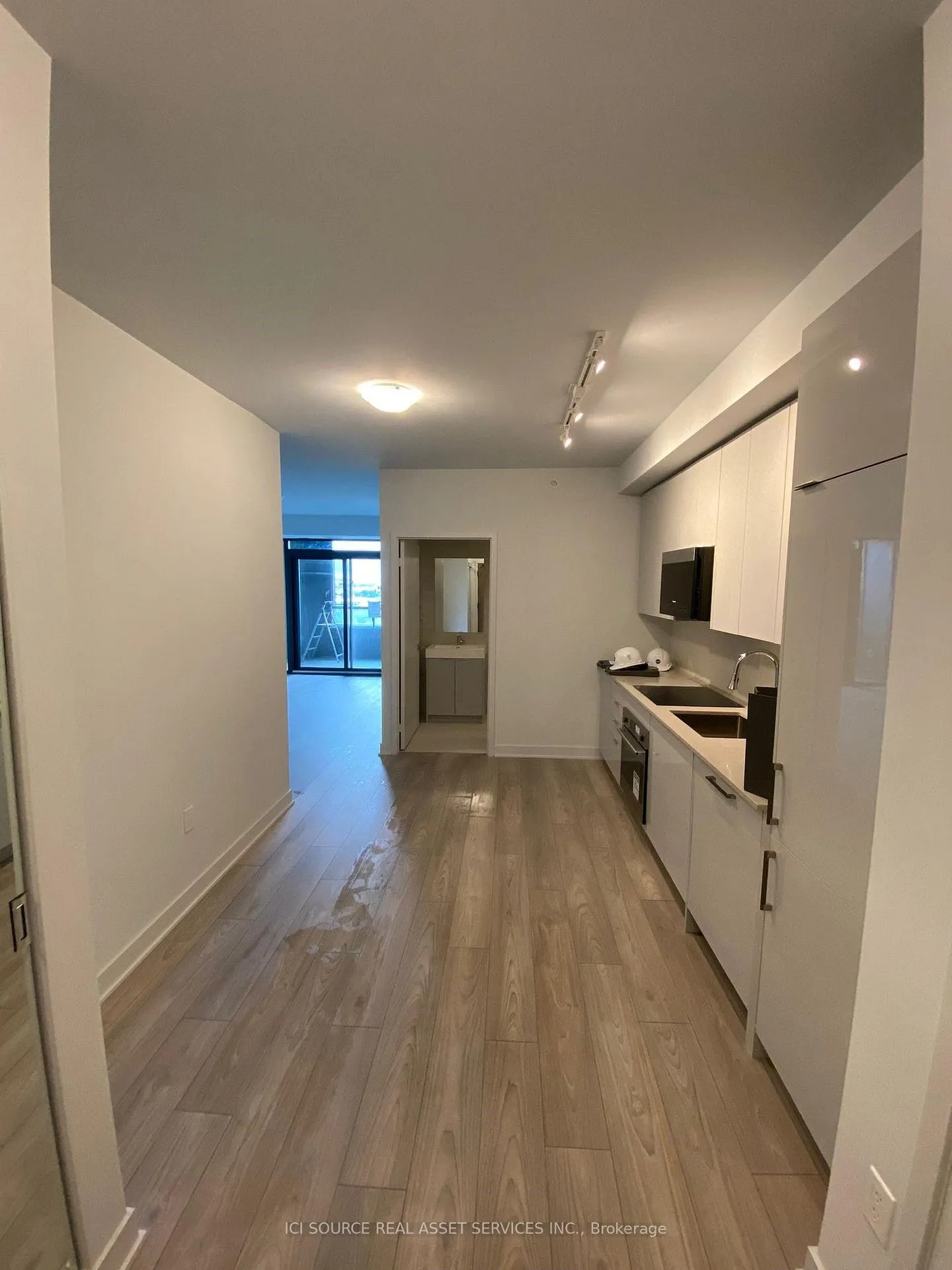 Photo 3 of Unit 703, 2920 Highway 7, Vaughan, Concord — HOMEH