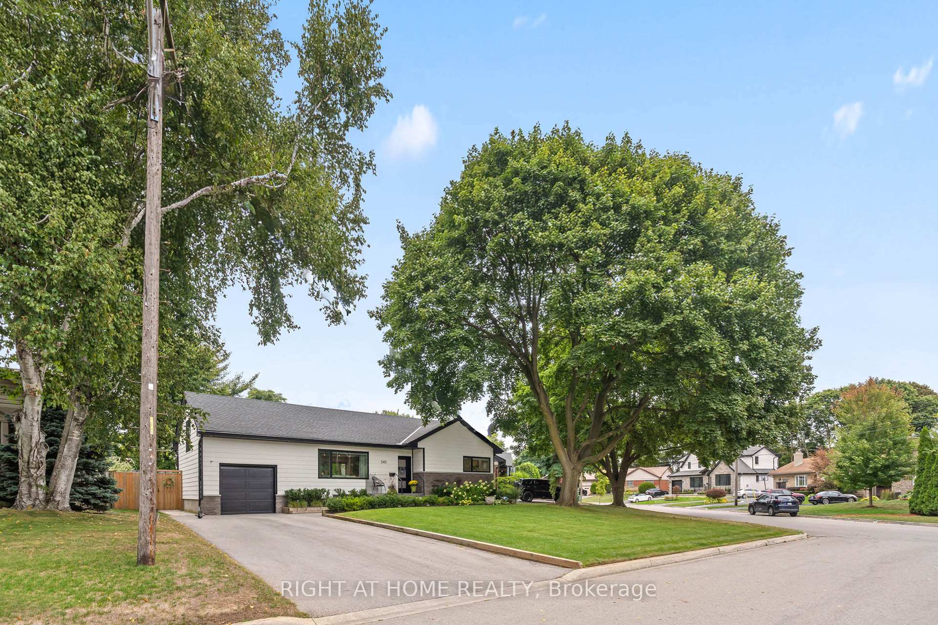 Photo 2 of 545 Huron Drive, Burlington, LaSalle — HOMEH