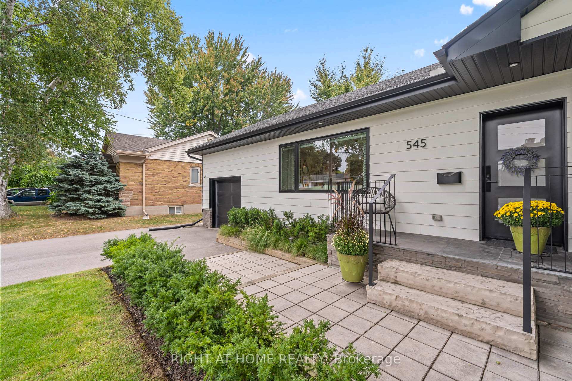 Photo 5 of 545 Huron Drive, Burlington, LaSalle — HOMEH