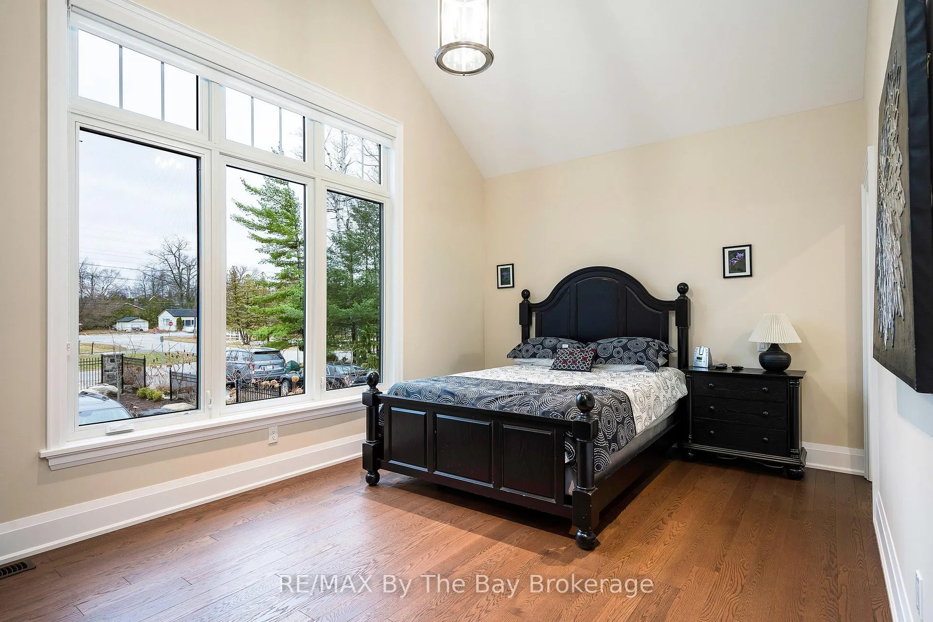 Photo 16 of 18 Edgewater Road, Wasaga Beach — HOMEH