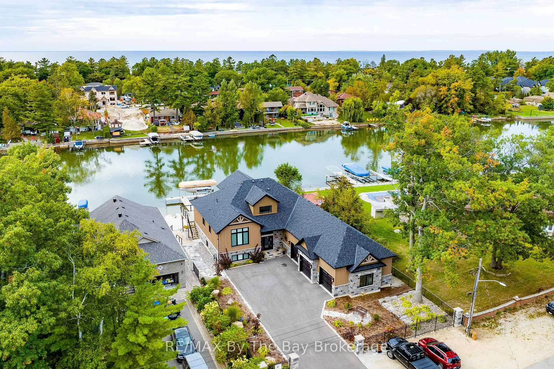 Photo 29 of 18 Edgewater Road, Wasaga Beach — HOMEH