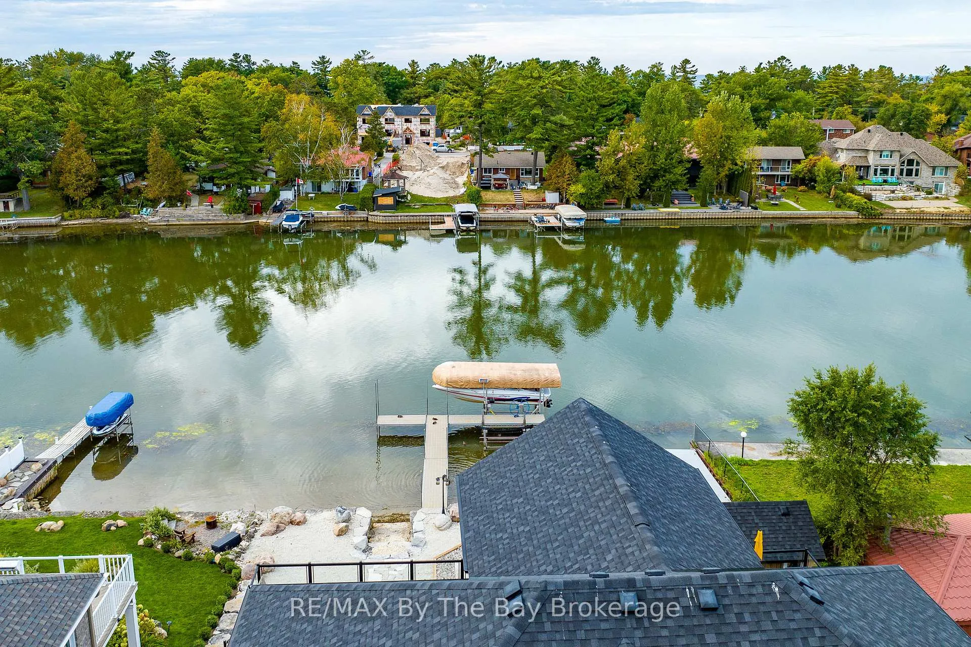 Photo 32 of 18 Edgewater Road, Wasaga Beach — HOMEH