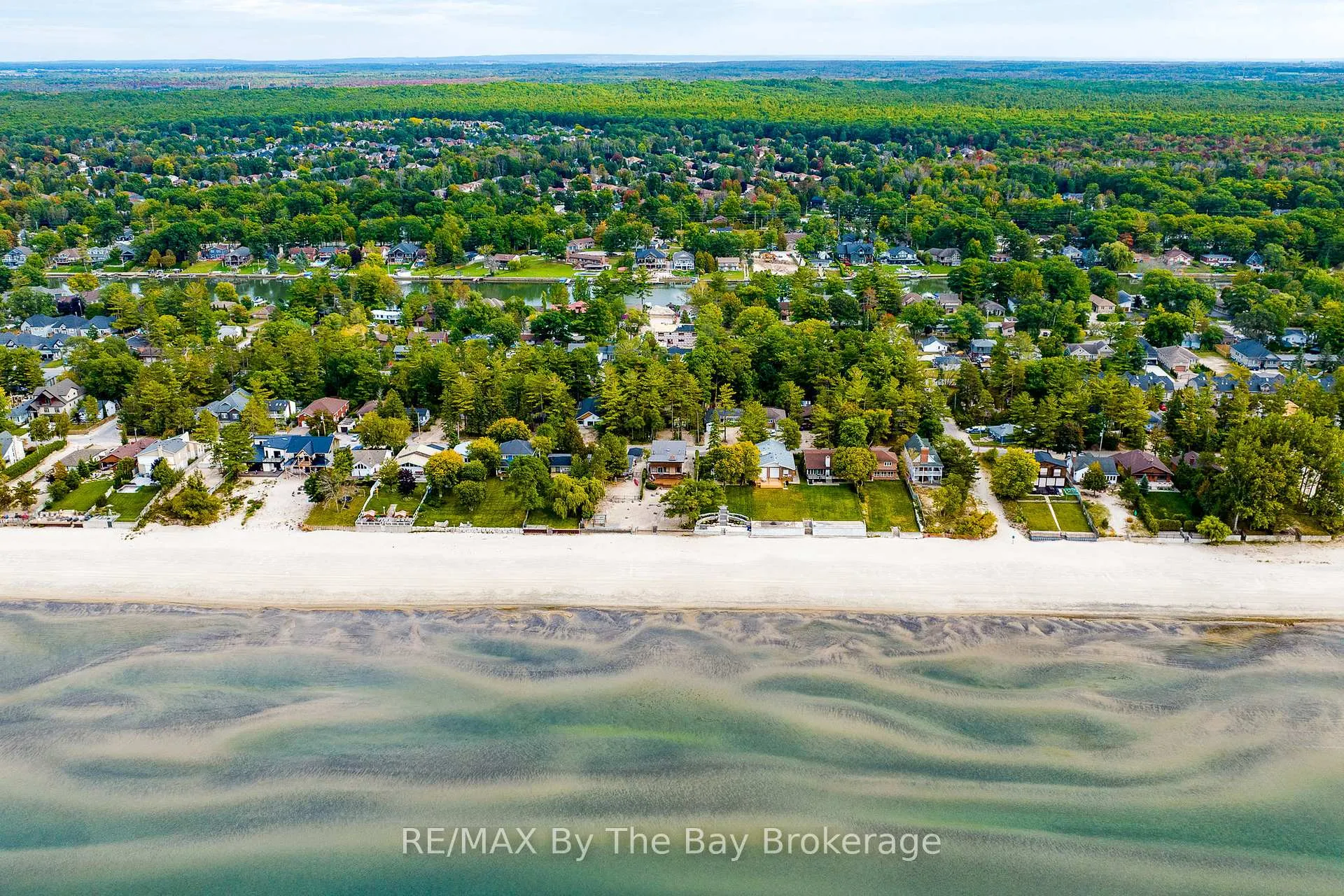 Photo 33 of 18 Edgewater Road, Wasaga Beach — HOMEH