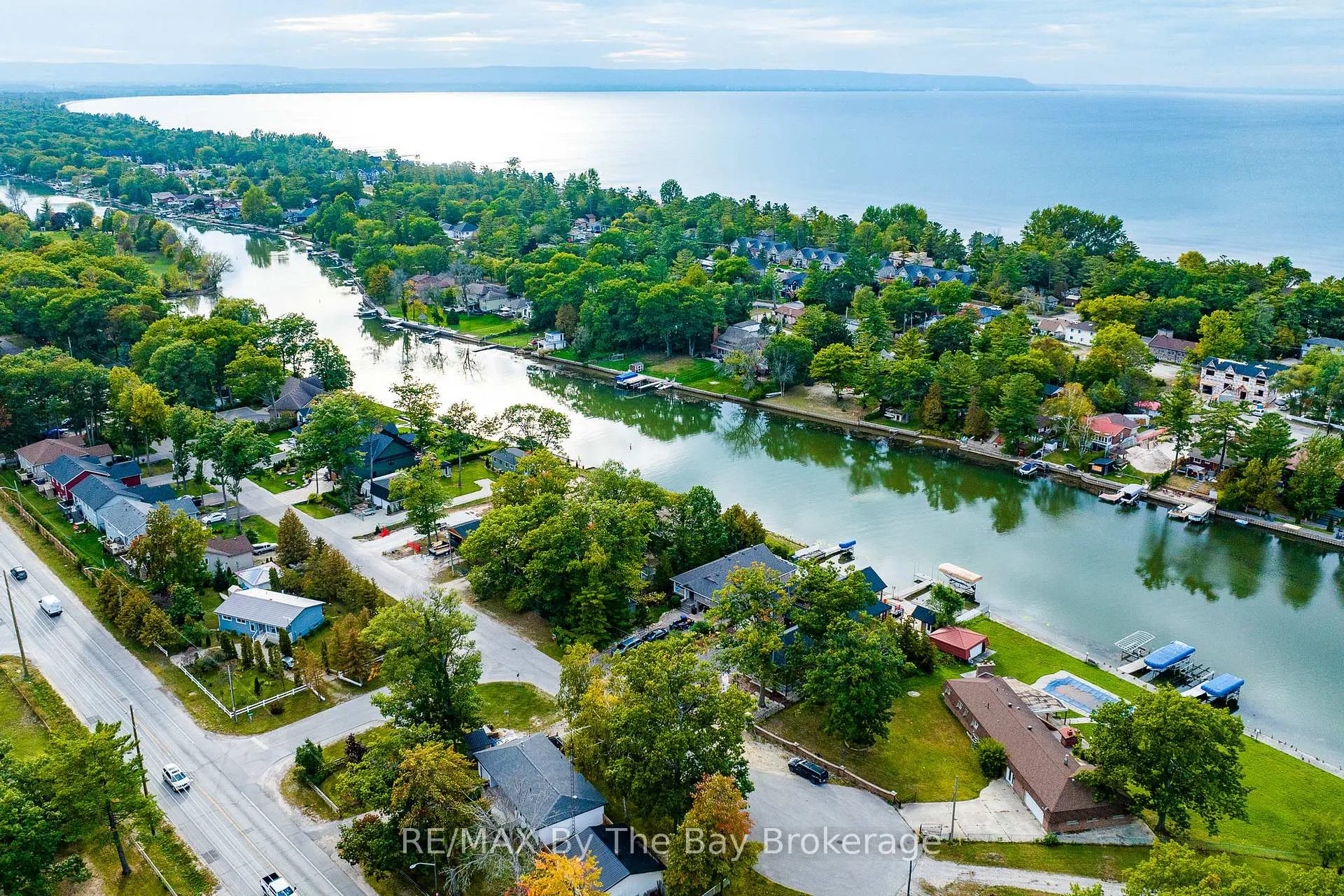 Photo 34 of 18 Edgewater Road, Wasaga Beach — HOMEH