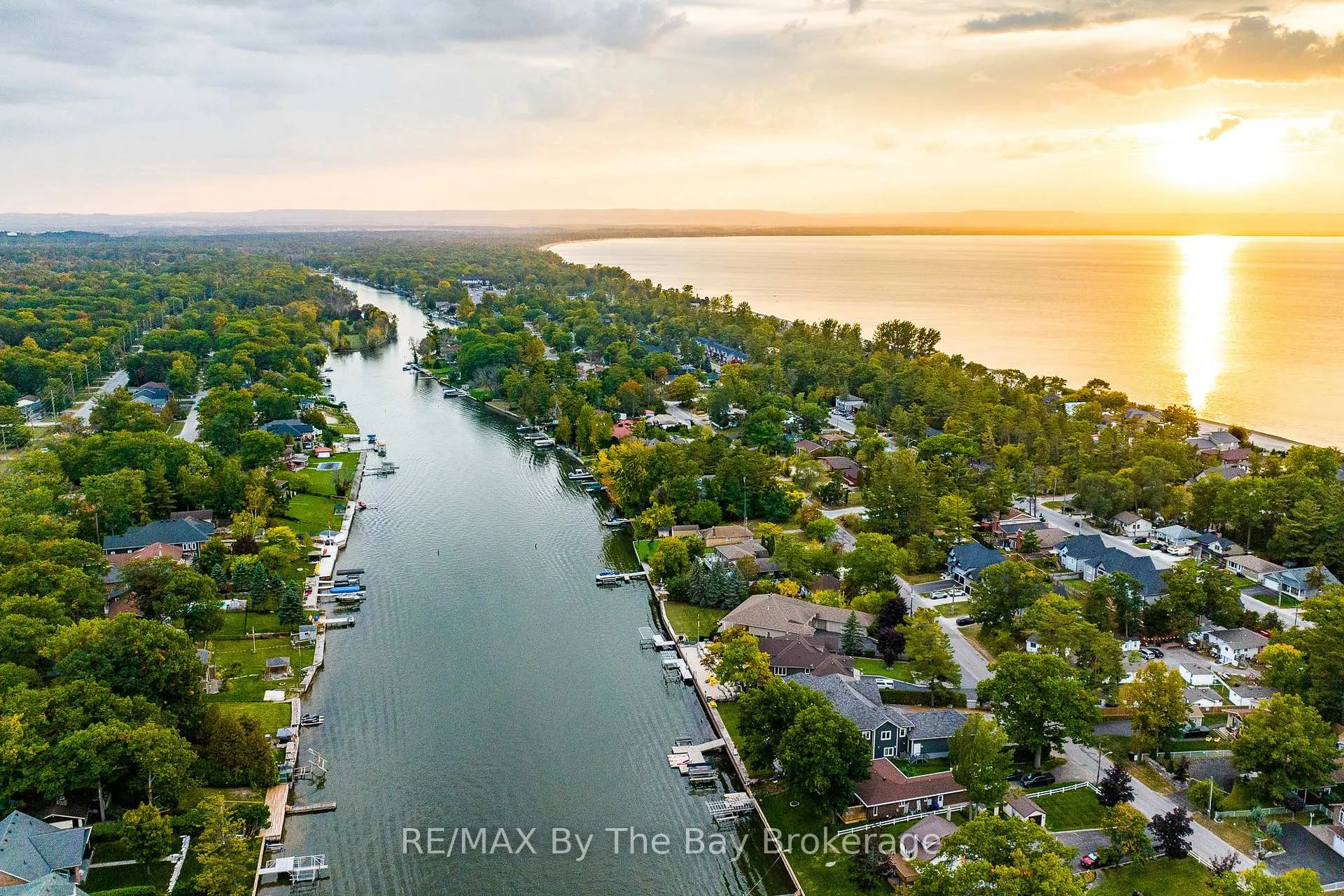 Photo 38 of 18 Edgewater Road, Wasaga Beach — HOMEH